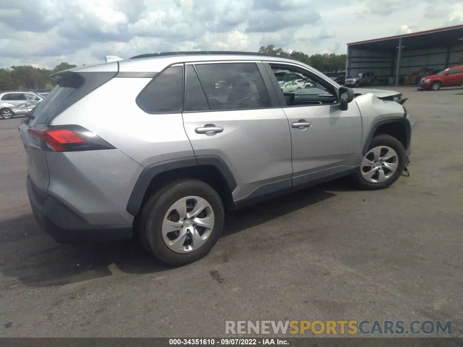 4 Photograph of a damaged car 2T3H1RFV4KC007492 TOYOTA RAV4 2019