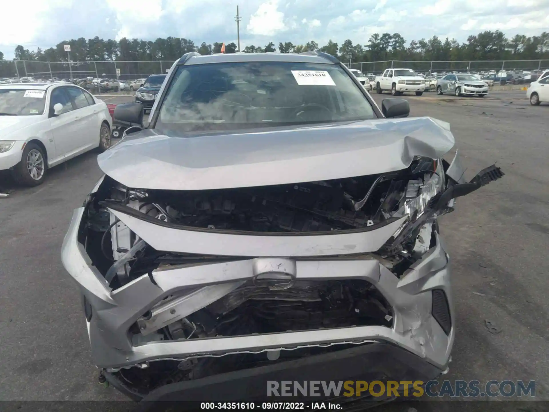 6 Photograph of a damaged car 2T3H1RFV4KC007492 TOYOTA RAV4 2019