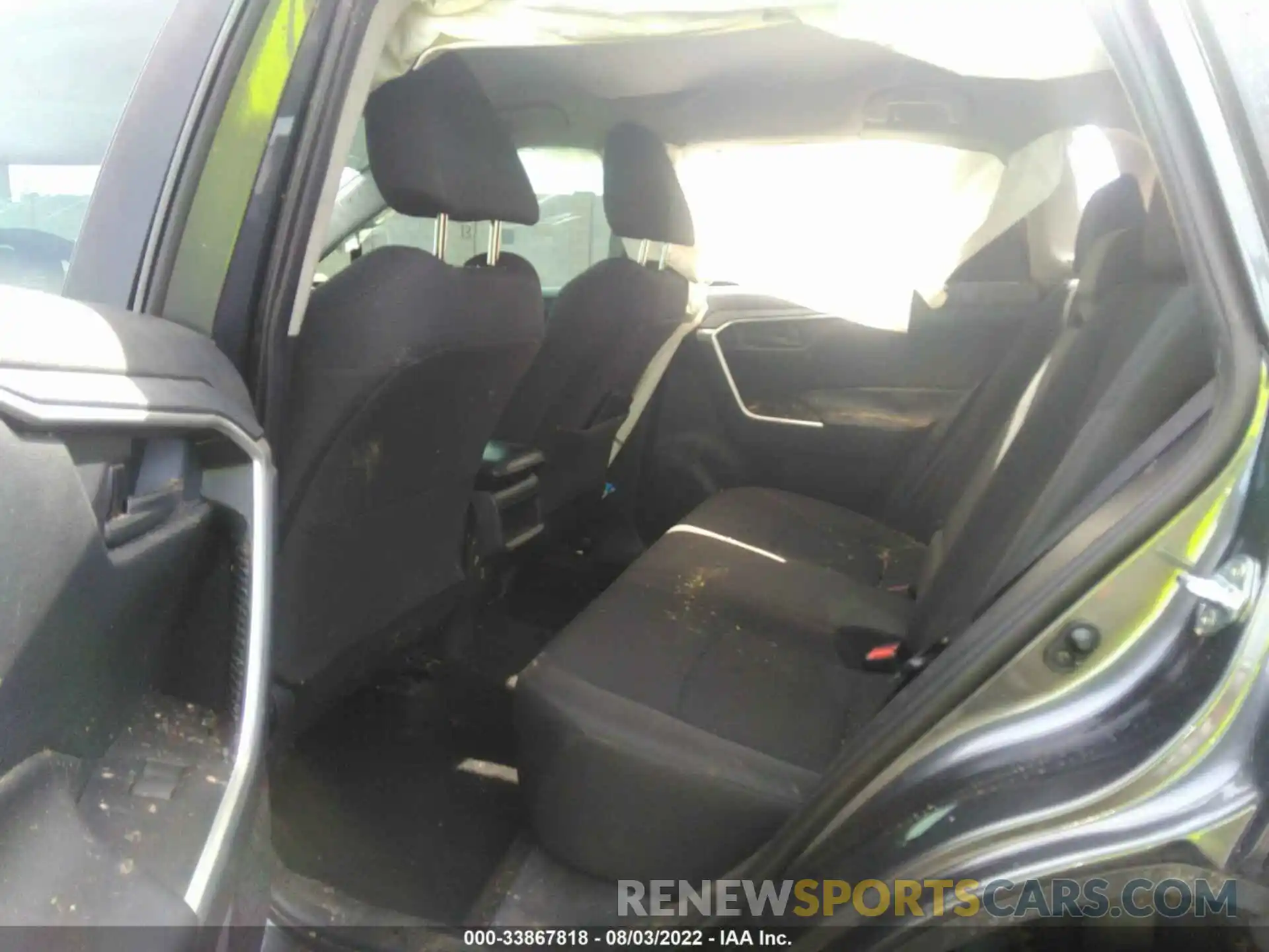 8 Photograph of a damaged car 2T3H1RFV4KC007959 TOYOTA RAV4 2019