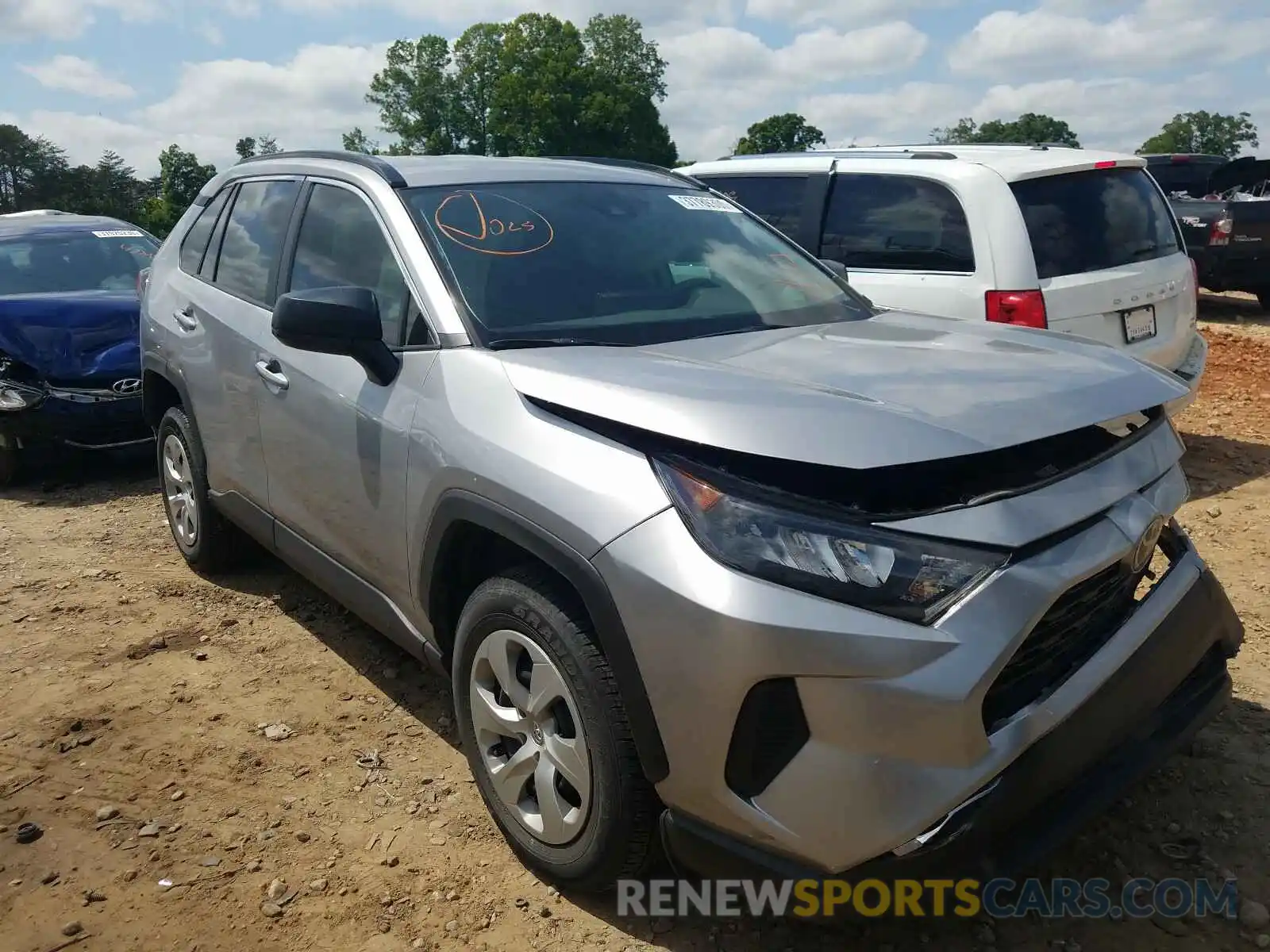 1 Photograph of a damaged car 2T3H1RFV4KC009517 TOYOTA RAV4 2019