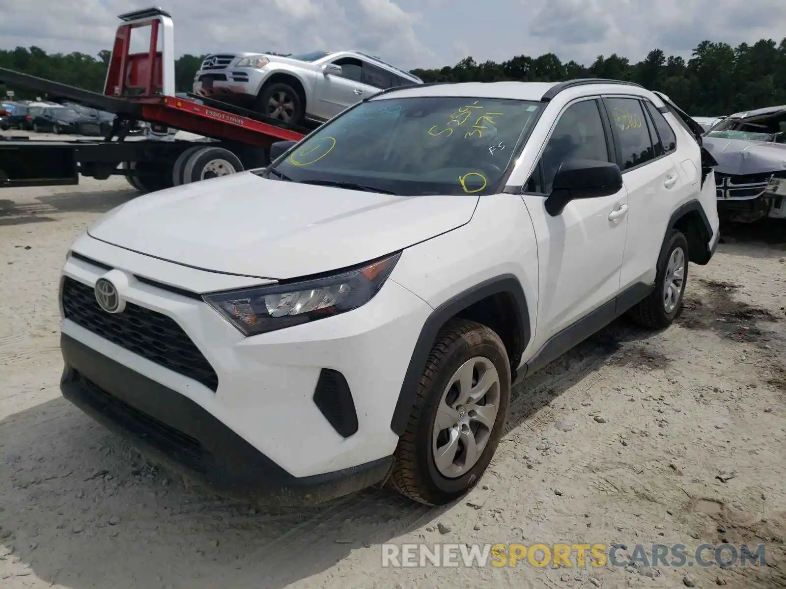 2 Photograph of a damaged car 2T3H1RFV4KC018797 TOYOTA RAV4 2019