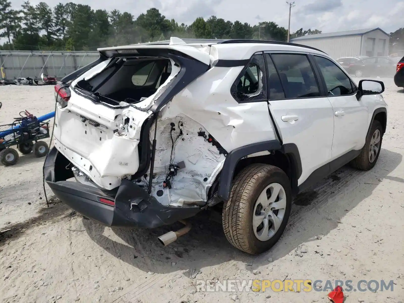 4 Photograph of a damaged car 2T3H1RFV4KC018797 TOYOTA RAV4 2019