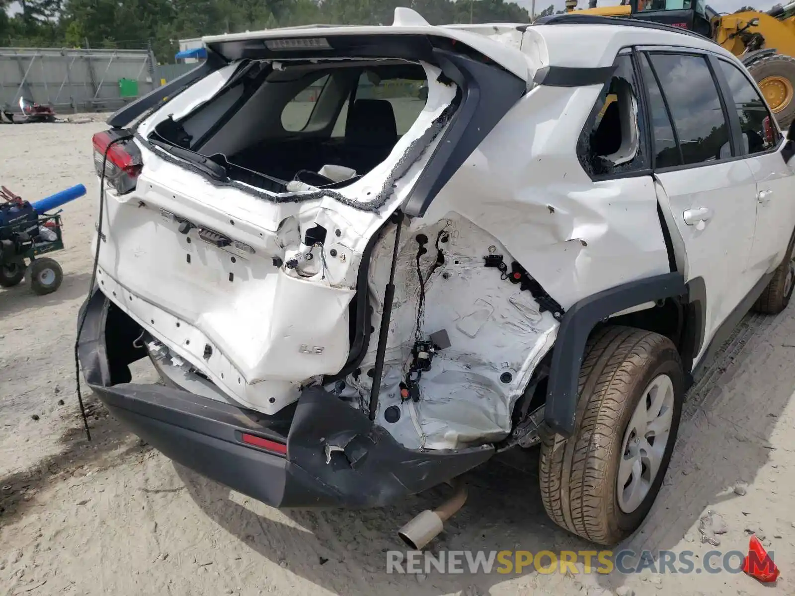 9 Photograph of a damaged car 2T3H1RFV4KC018797 TOYOTA RAV4 2019