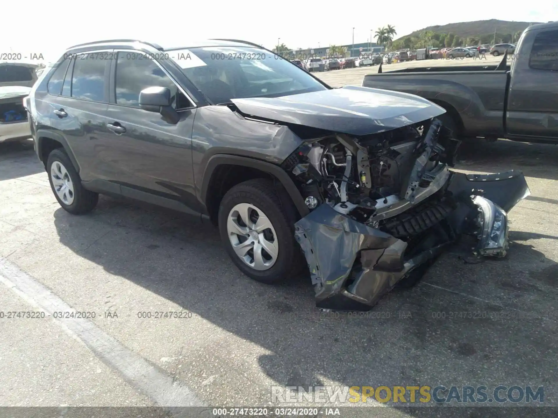 1 Photograph of a damaged car 2T3H1RFV4KC029475 TOYOTA RAV4 2019