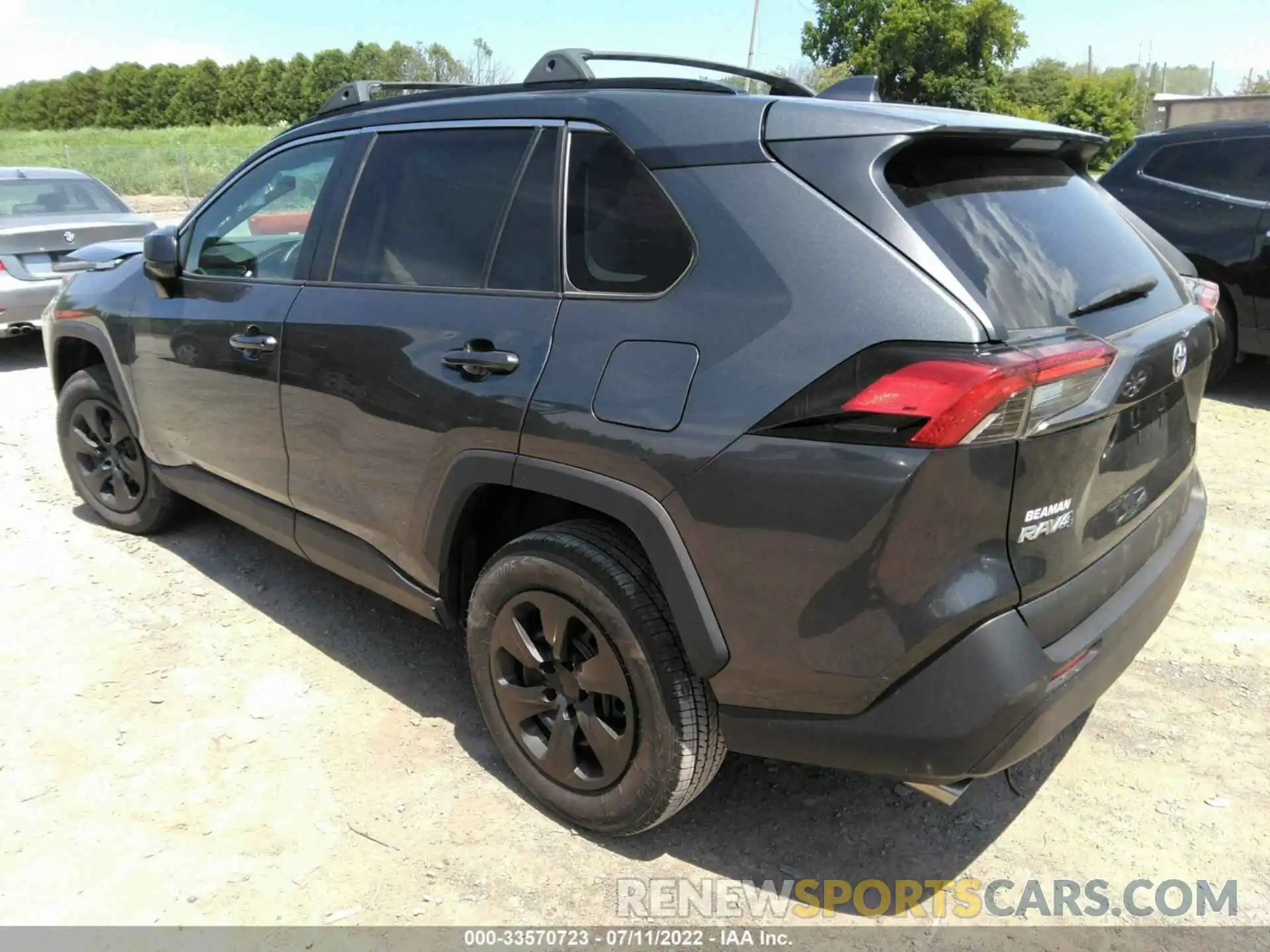 3 Photograph of a damaged car 2T3H1RFV4KC029508 TOYOTA RAV4 2019