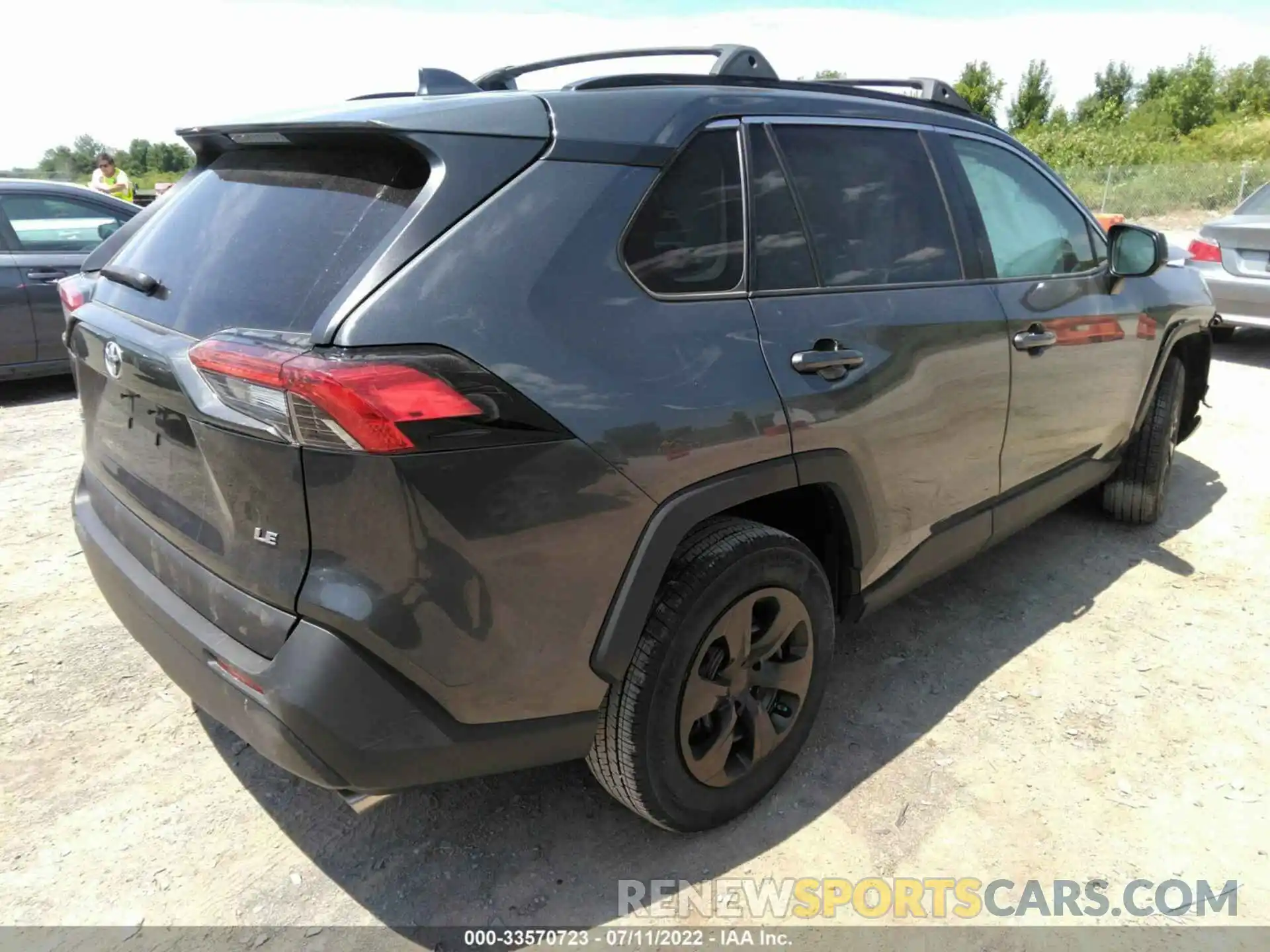 4 Photograph of a damaged car 2T3H1RFV4KC029508 TOYOTA RAV4 2019