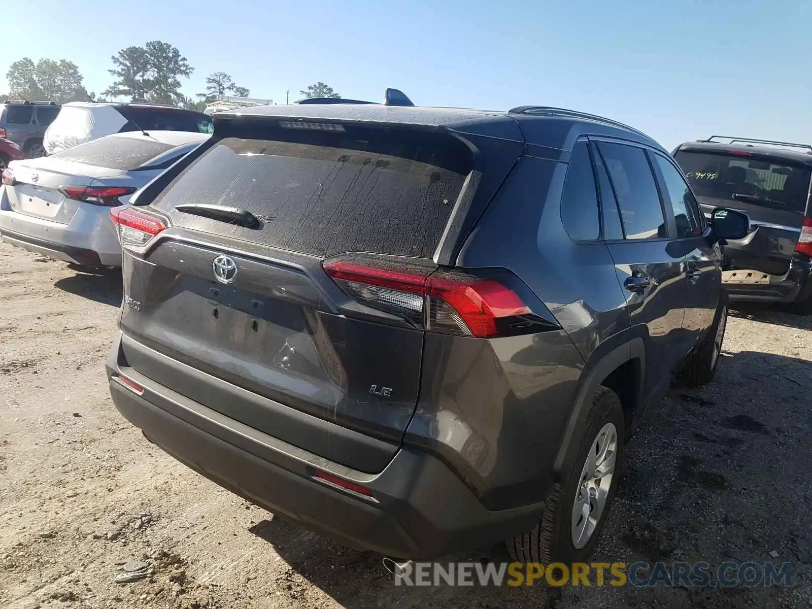 4 Photograph of a damaged car 2T3H1RFV4KC032165 TOYOTA RAV4 2019