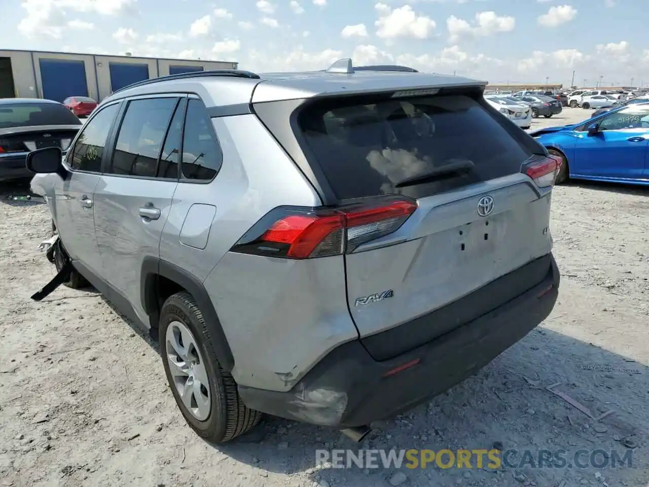 3 Фотография поврежденного автомобиля 2T3H1RFV4KC032649 TOYOTA RAV4 2019