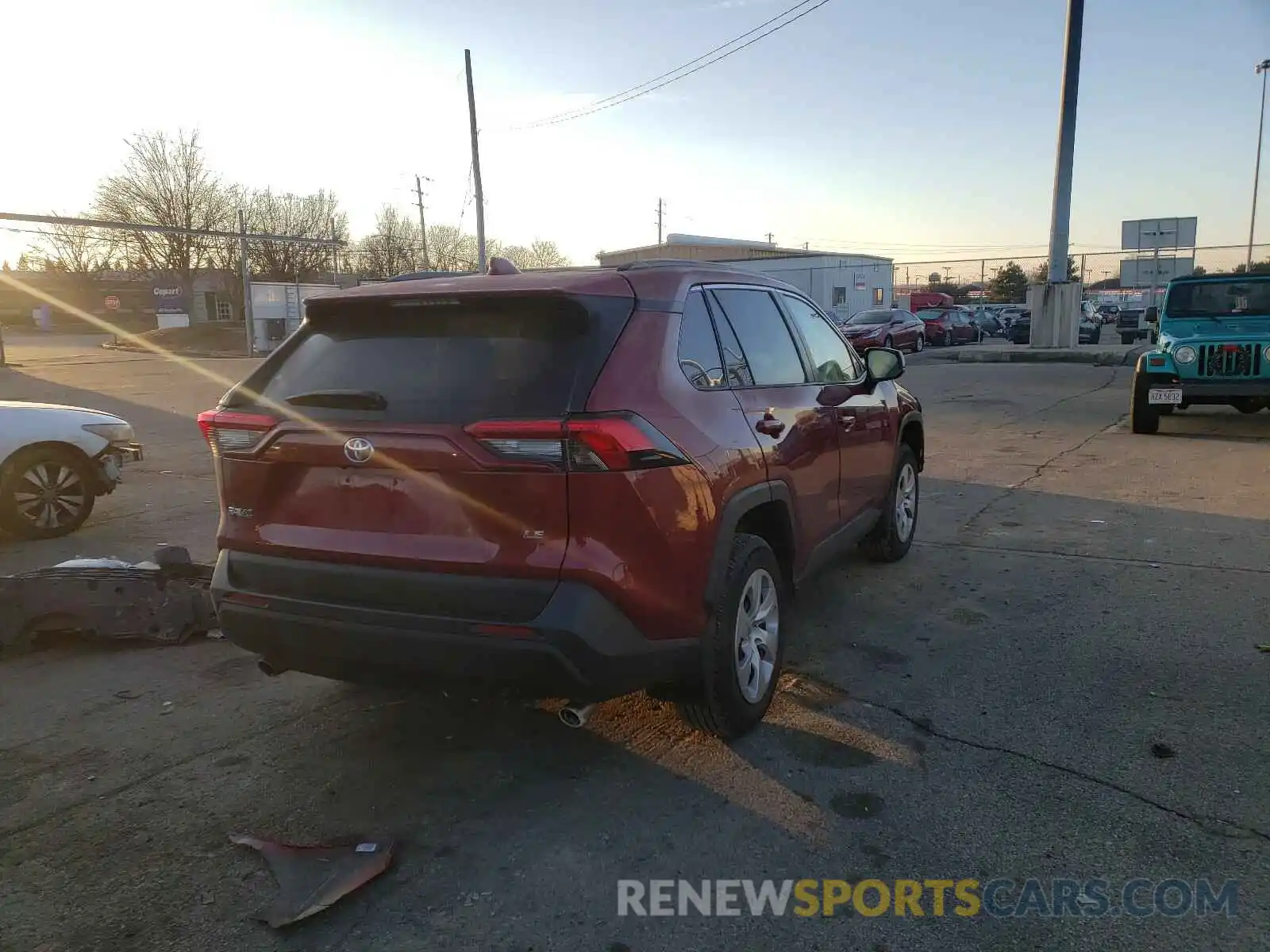 4 Photograph of a damaged car 2T3H1RFV4KW008074 TOYOTA RAV4 2019