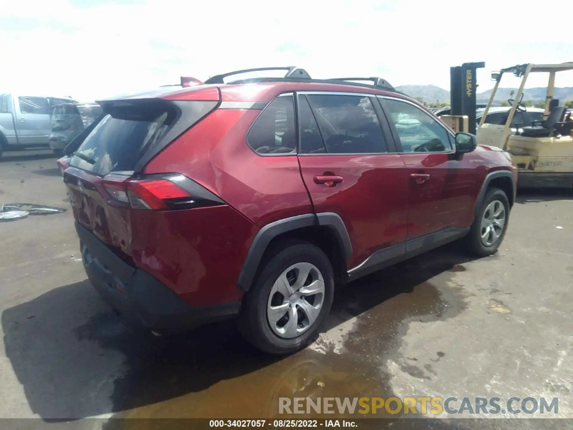 4 Photograph of a damaged car 2T3H1RFV4KW008673 TOYOTA RAV4 2019