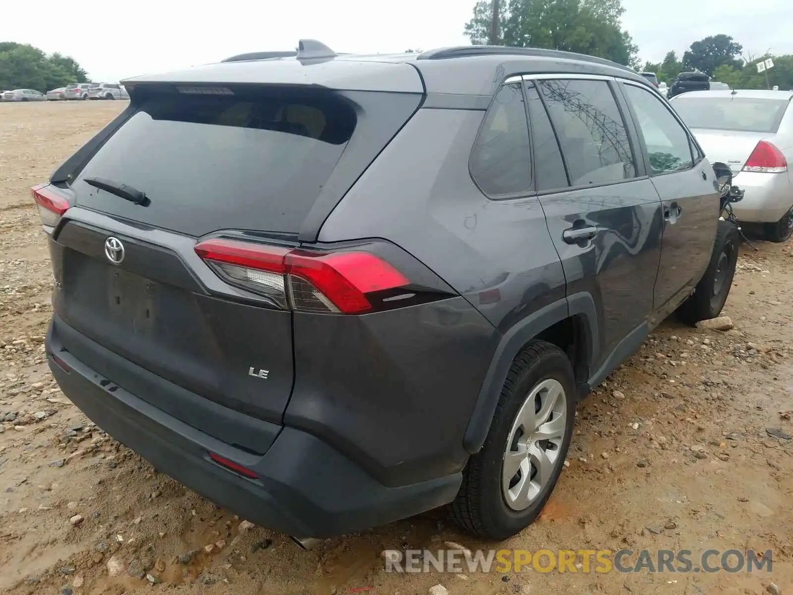 4 Photograph of a damaged car 2T3H1RFV4KW010911 TOYOTA RAV4 2019