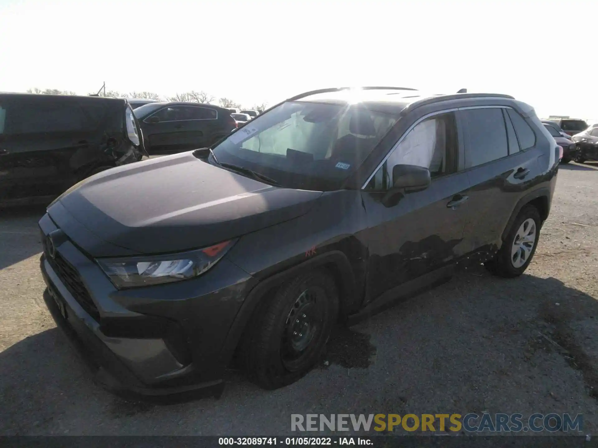 2 Photograph of a damaged car 2T3H1RFV4KW011475 TOYOTA RAV4 2019