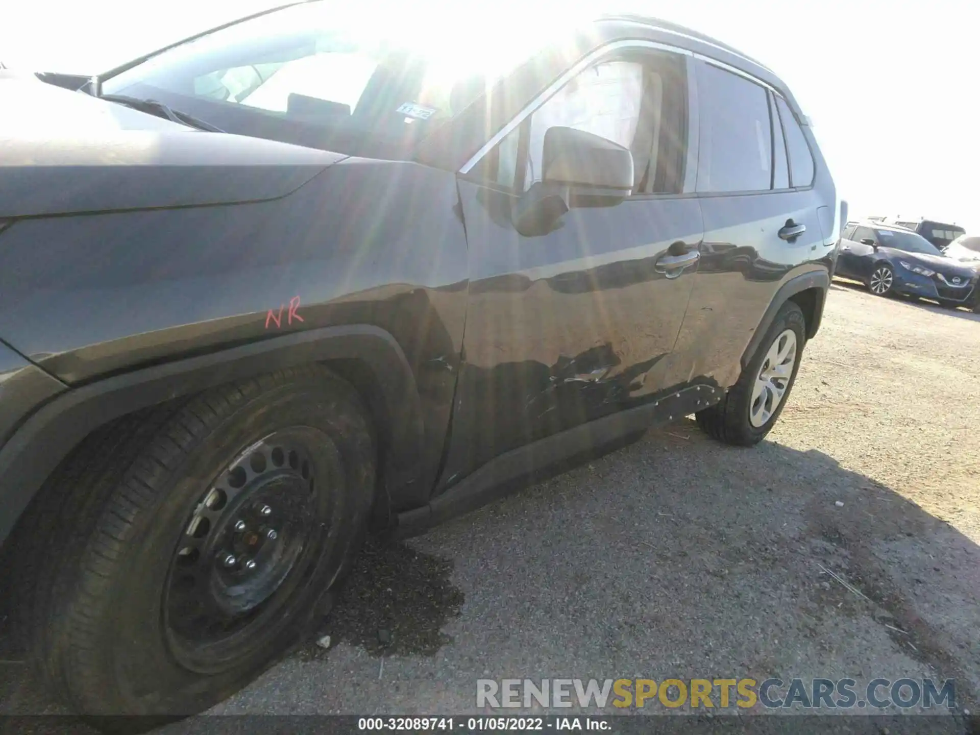 6 Photograph of a damaged car 2T3H1RFV4KW011475 TOYOTA RAV4 2019