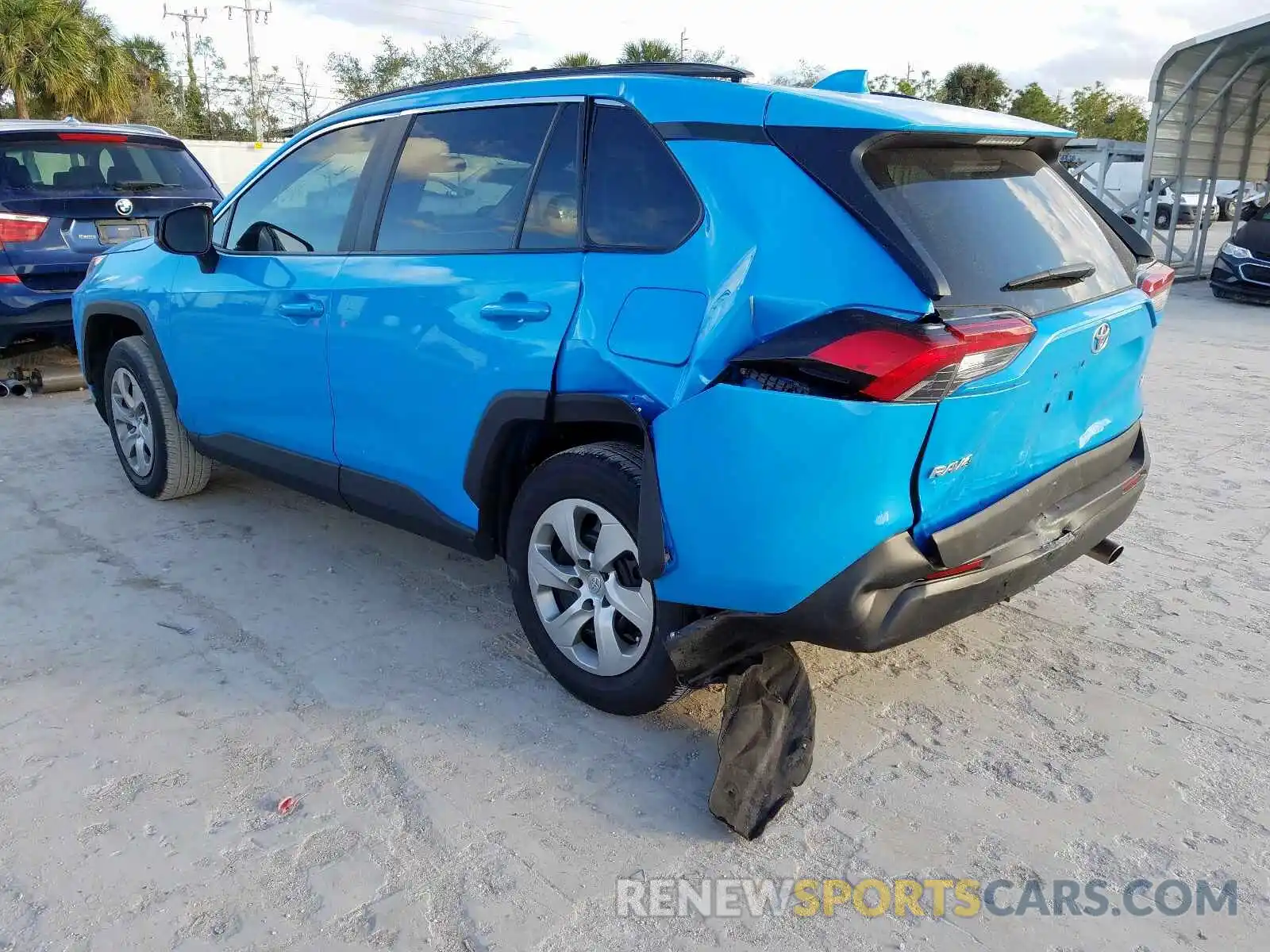 3 Photograph of a damaged car 2T3H1RFV4KW011928 TOYOTA RAV4 2019