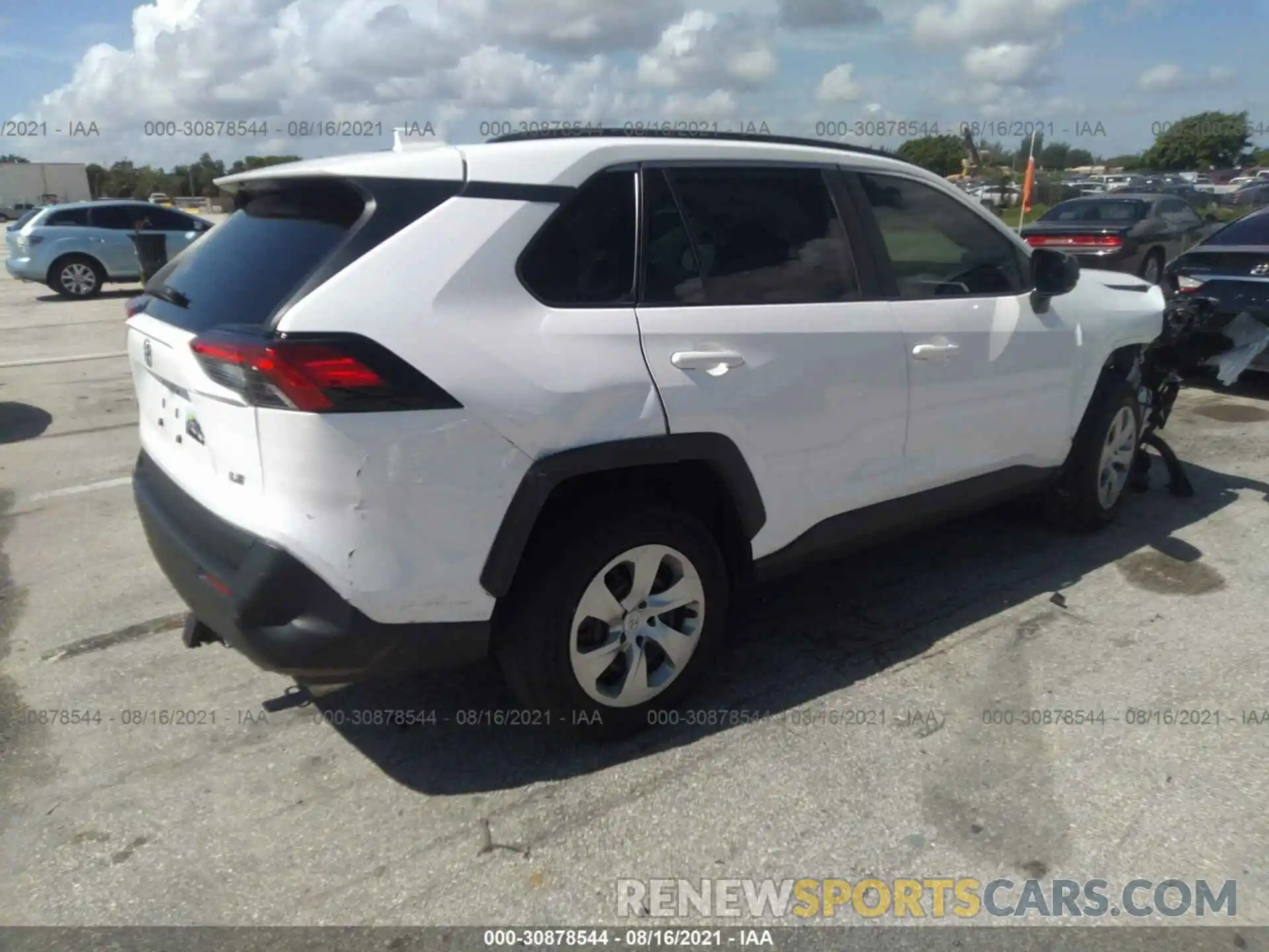 4 Photograph of a damaged car 2T3H1RFV4KW012478 TOYOTA RAV4 2019