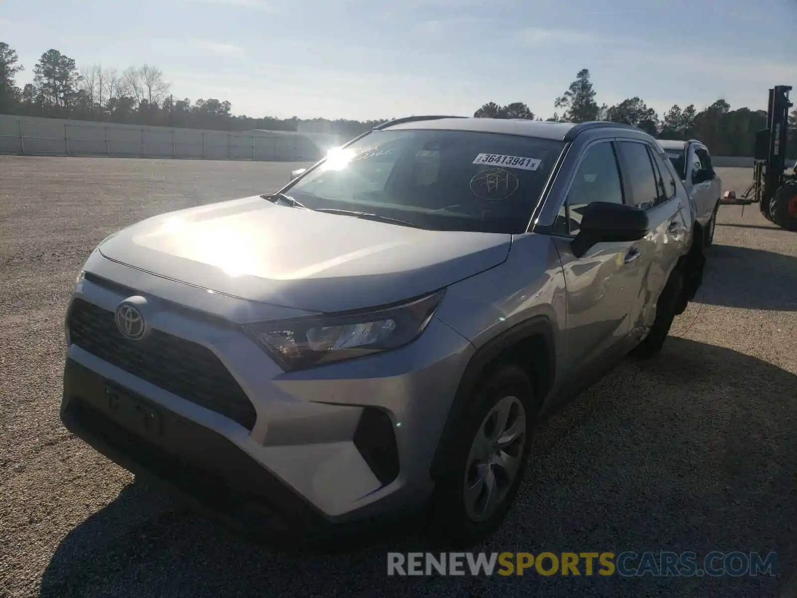 2 Photograph of a damaged car 2T3H1RFV4KW015266 TOYOTA RAV4 2019