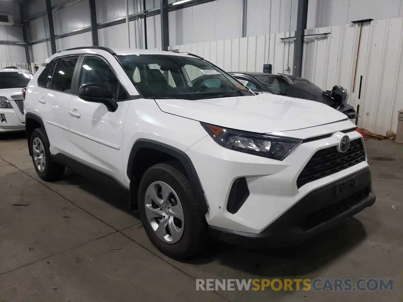 1 Photograph of a damaged car 2T3H1RFV4KW018295 TOYOTA RAV4 2019