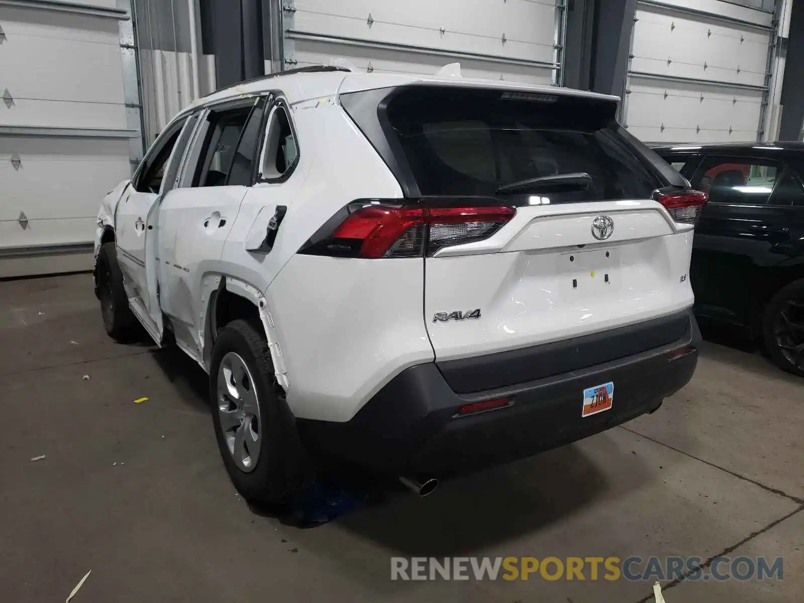 3 Фотография поврежденного автомобиля 2T3H1RFV4KW018295 TOYOTA RAV4 2019