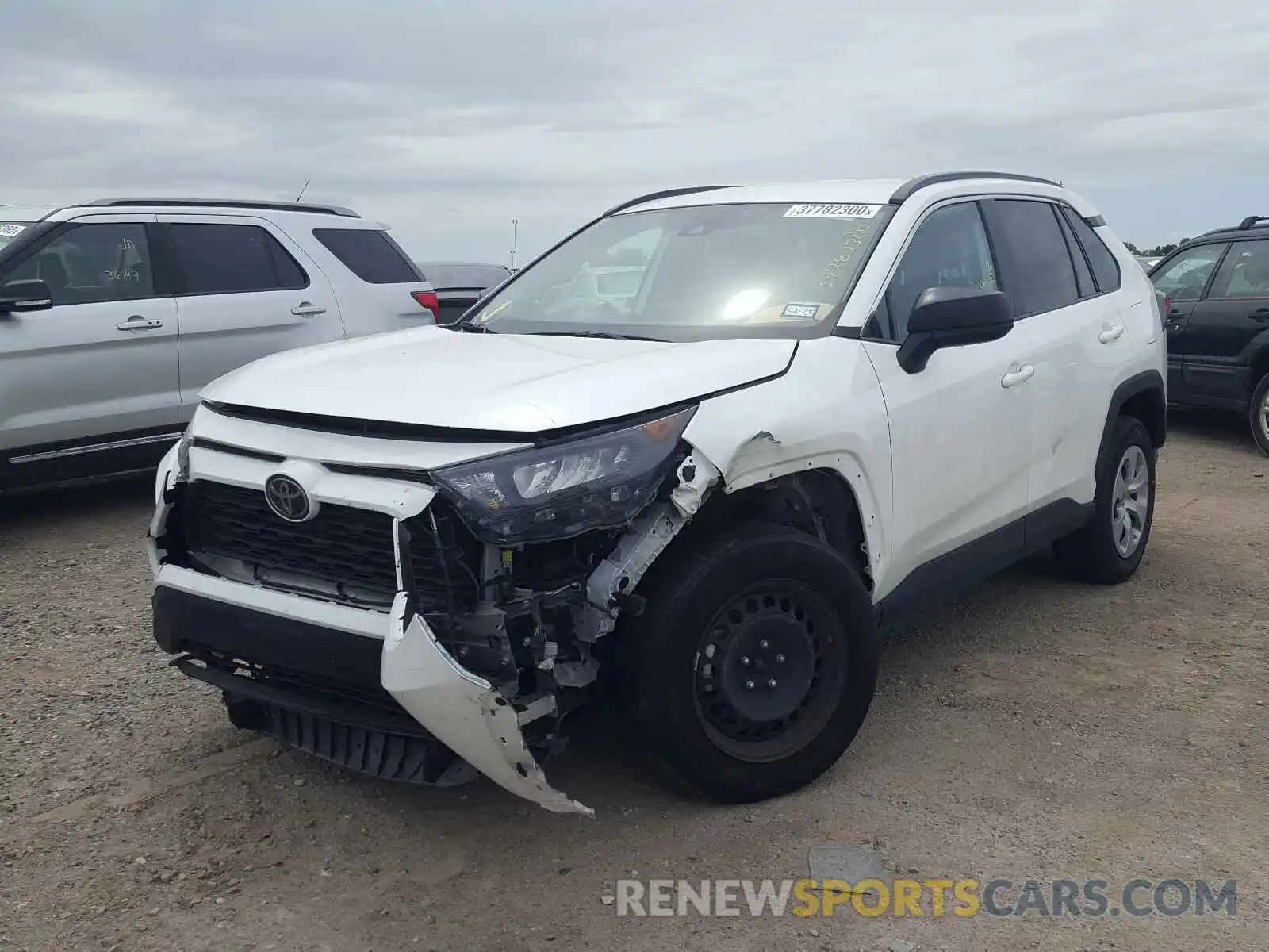 2 Photograph of a damaged car 2T3H1RFV4KW019205 TOYOTA RAV4 2019