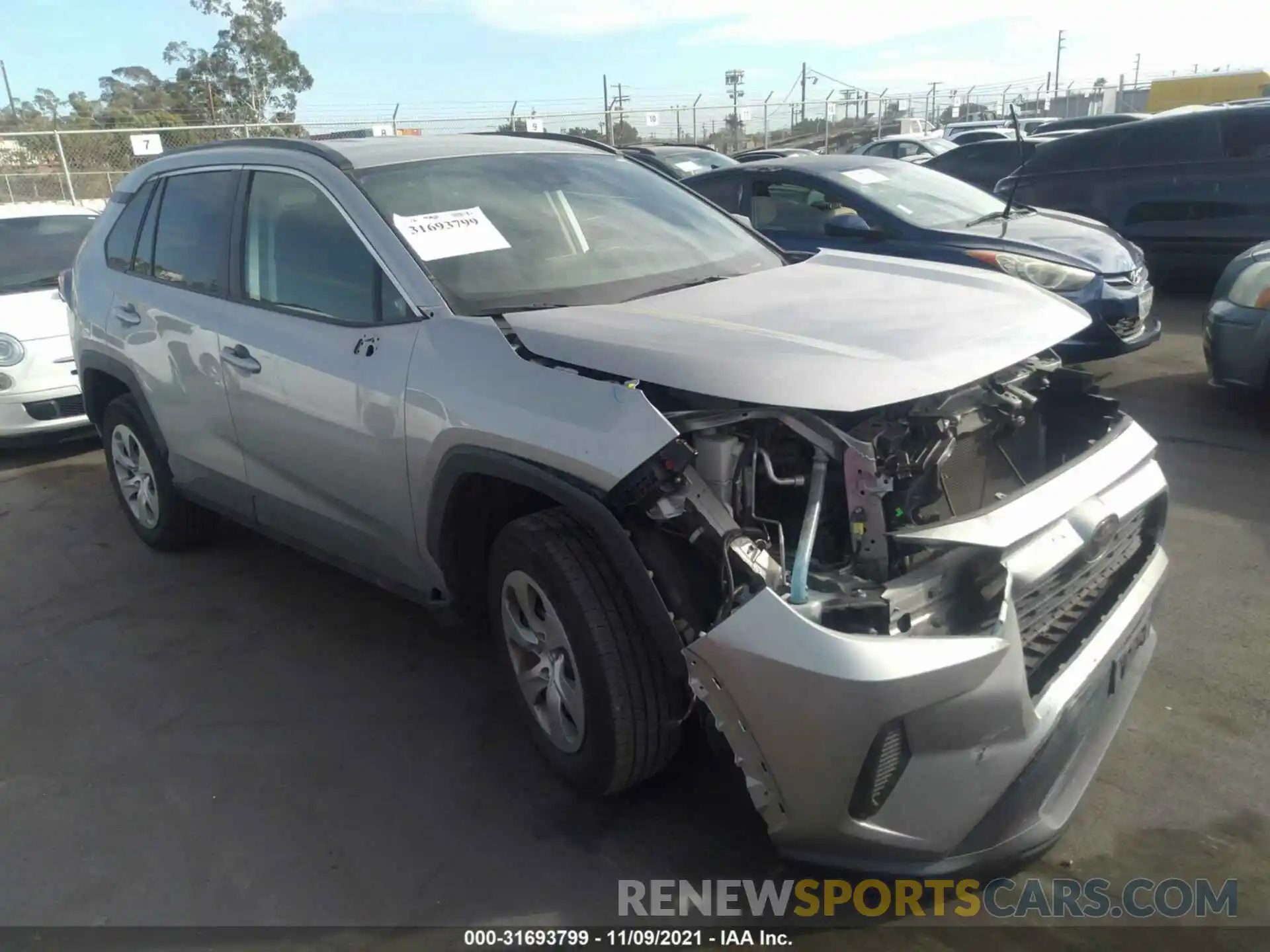 1 Photograph of a damaged car 2T3H1RFV4KW021889 TOYOTA RAV4 2019