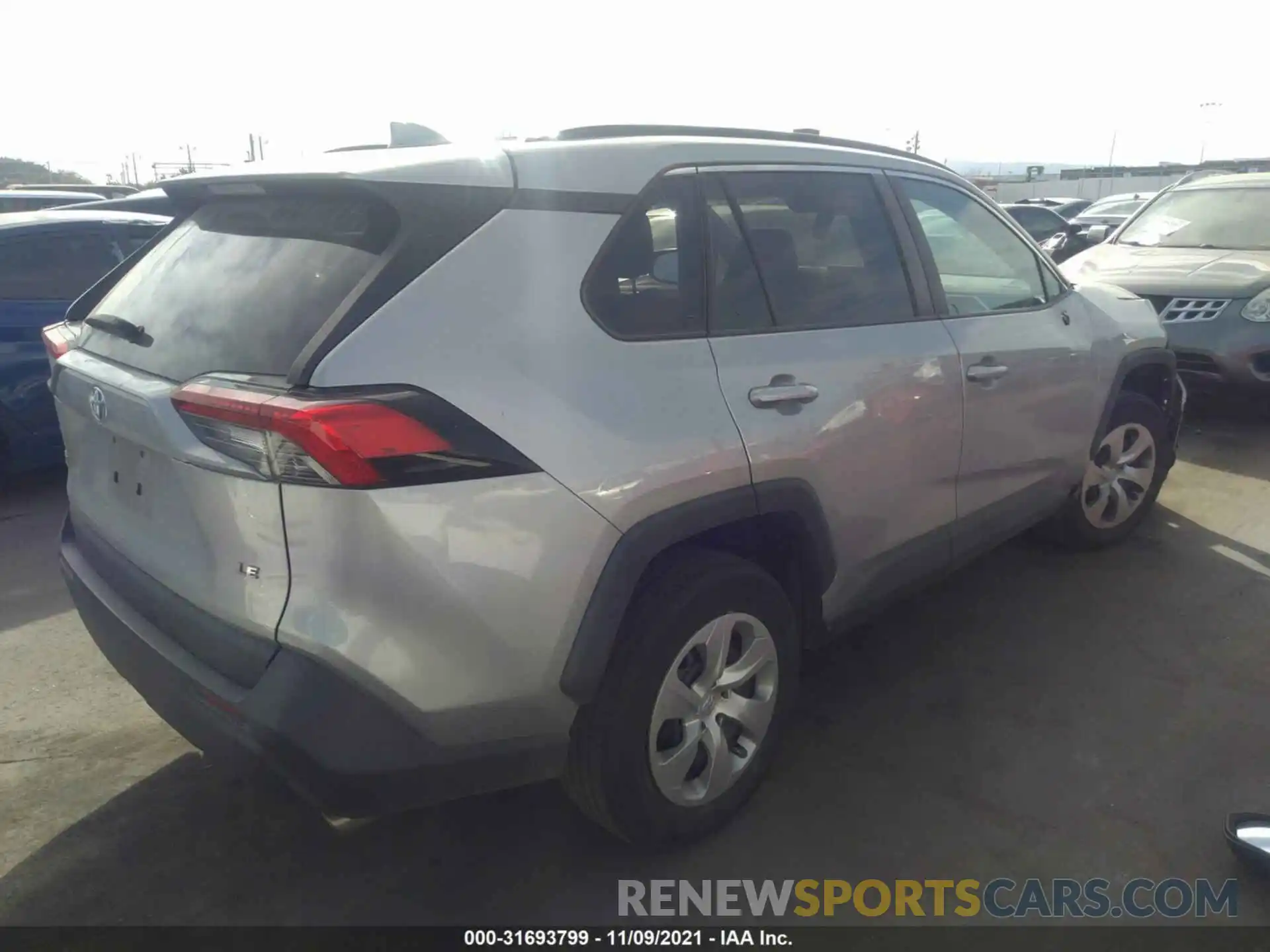 4 Photograph of a damaged car 2T3H1RFV4KW021889 TOYOTA RAV4 2019