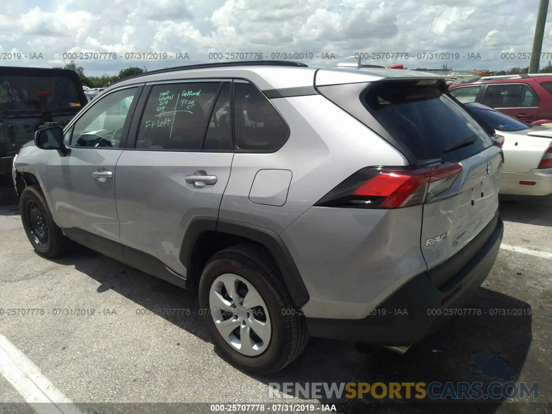 3 Photograph of a damaged car 2T3H1RFV4KW024484 TOYOTA RAV4 2019