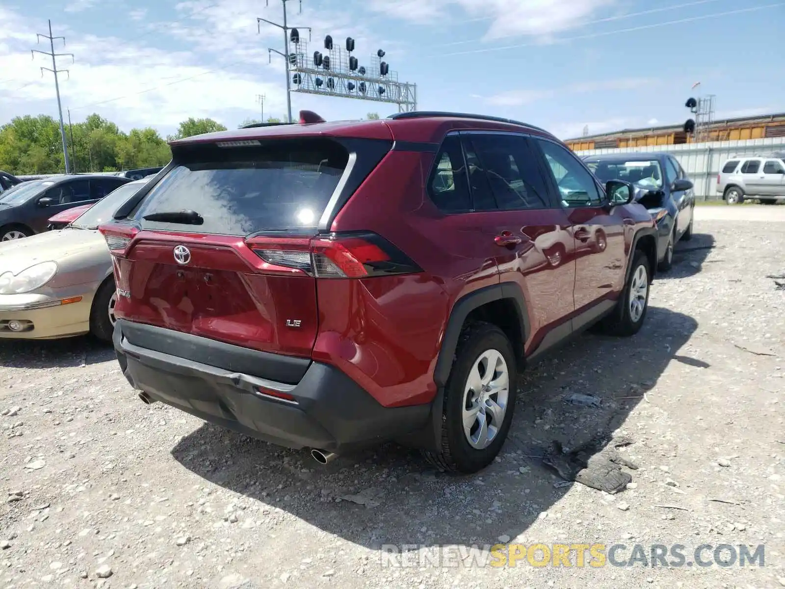 4 Photograph of a damaged car 2T3H1RFV4KW029796 TOYOTA RAV4 2019