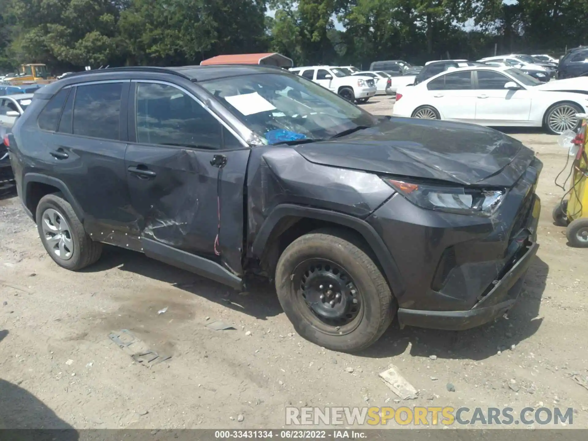 1 Photograph of a damaged car 2T3H1RFV4KW031211 TOYOTA RAV4 2019