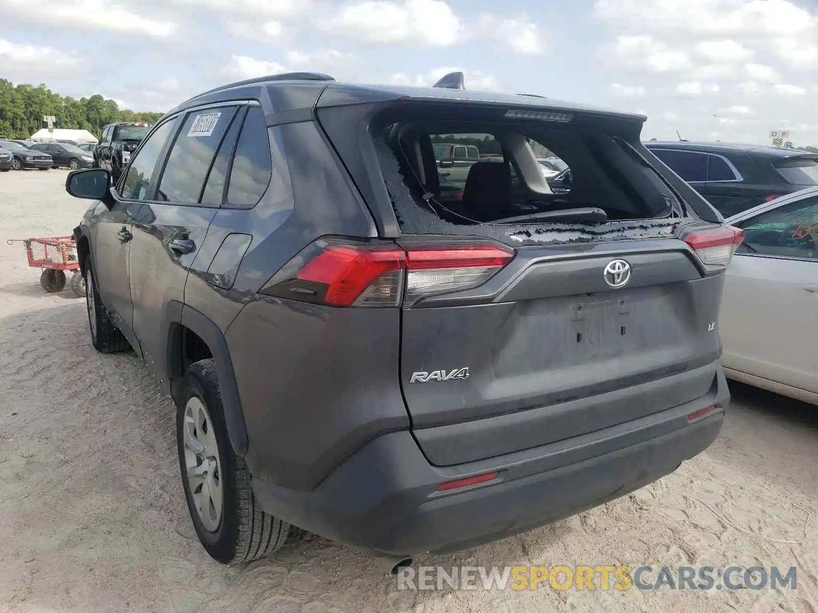 3 Photograph of a damaged car 2T3H1RFV4KW033010 TOYOTA RAV4 2019