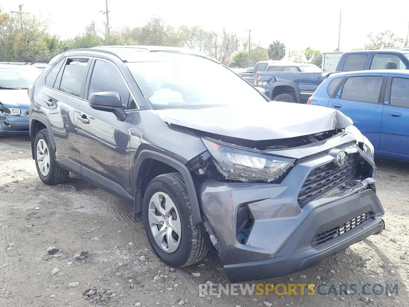 1 Photograph of a damaged car 2T3H1RFV4KW033587 TOYOTA RAV4 2019