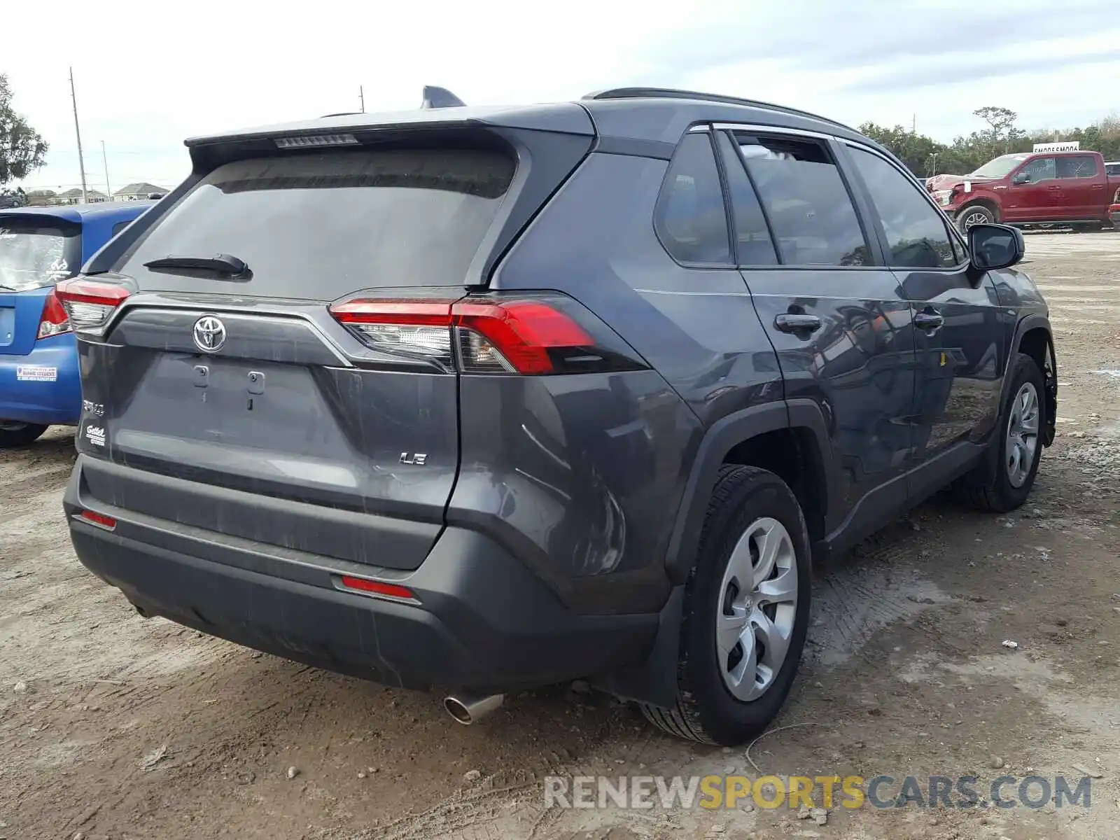 4 Photograph of a damaged car 2T3H1RFV4KW033587 TOYOTA RAV4 2019