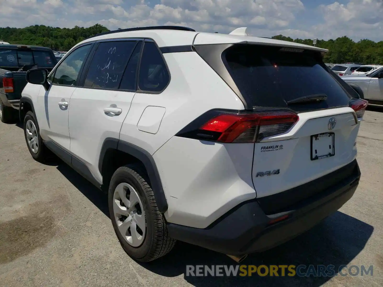 3 Photograph of a damaged car 2T3H1RFV4KW034805 TOYOTA RAV4 2019