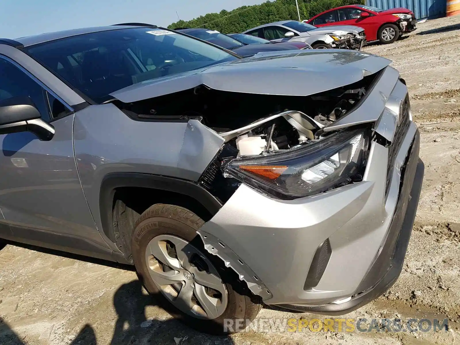 9 Photograph of a damaged car 2T3H1RFV4KW035310 TOYOTA RAV4 2019