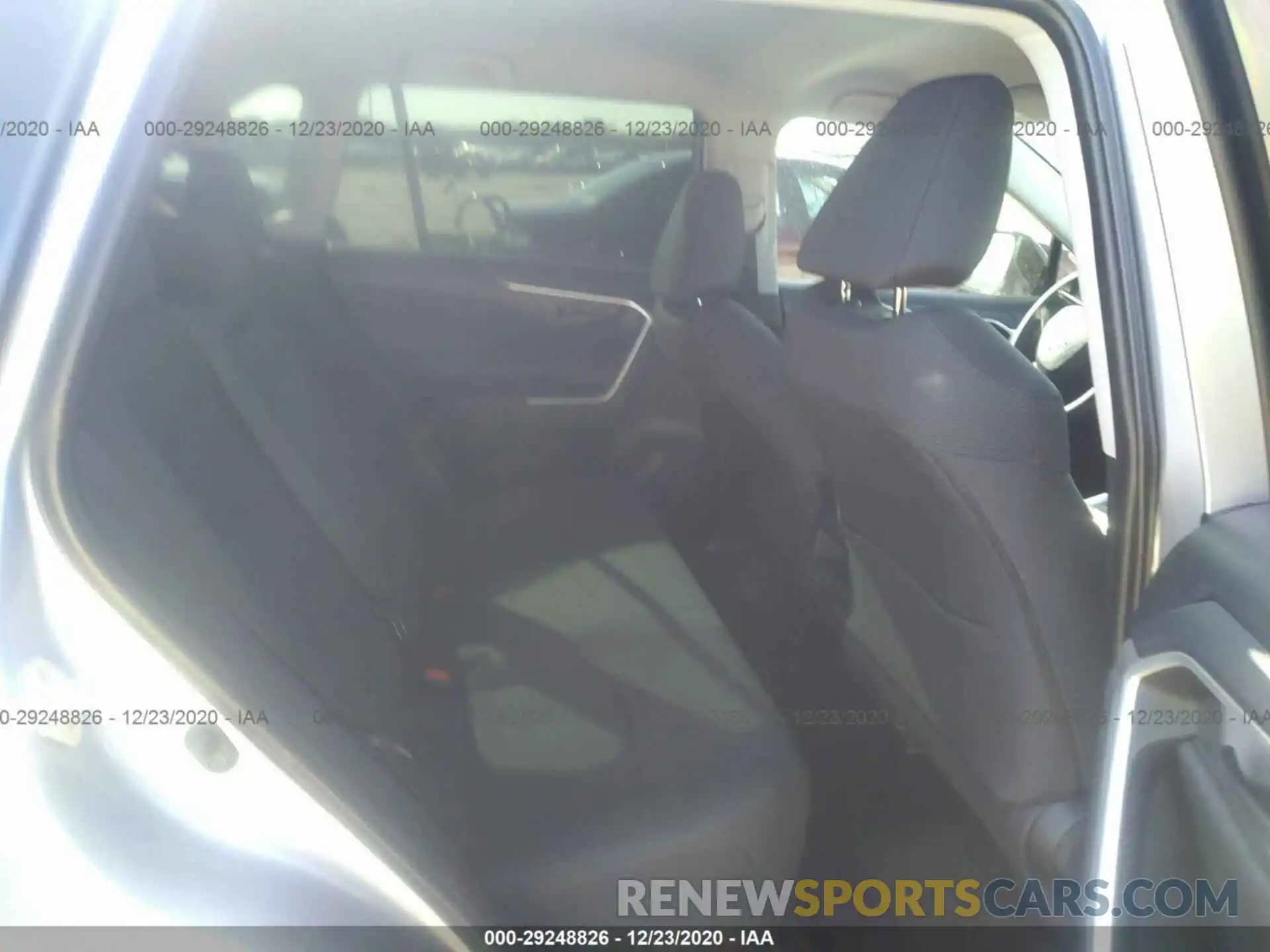 8 Photograph of a damaged car 2T3H1RFV4KW036683 TOYOTA RAV4 2019