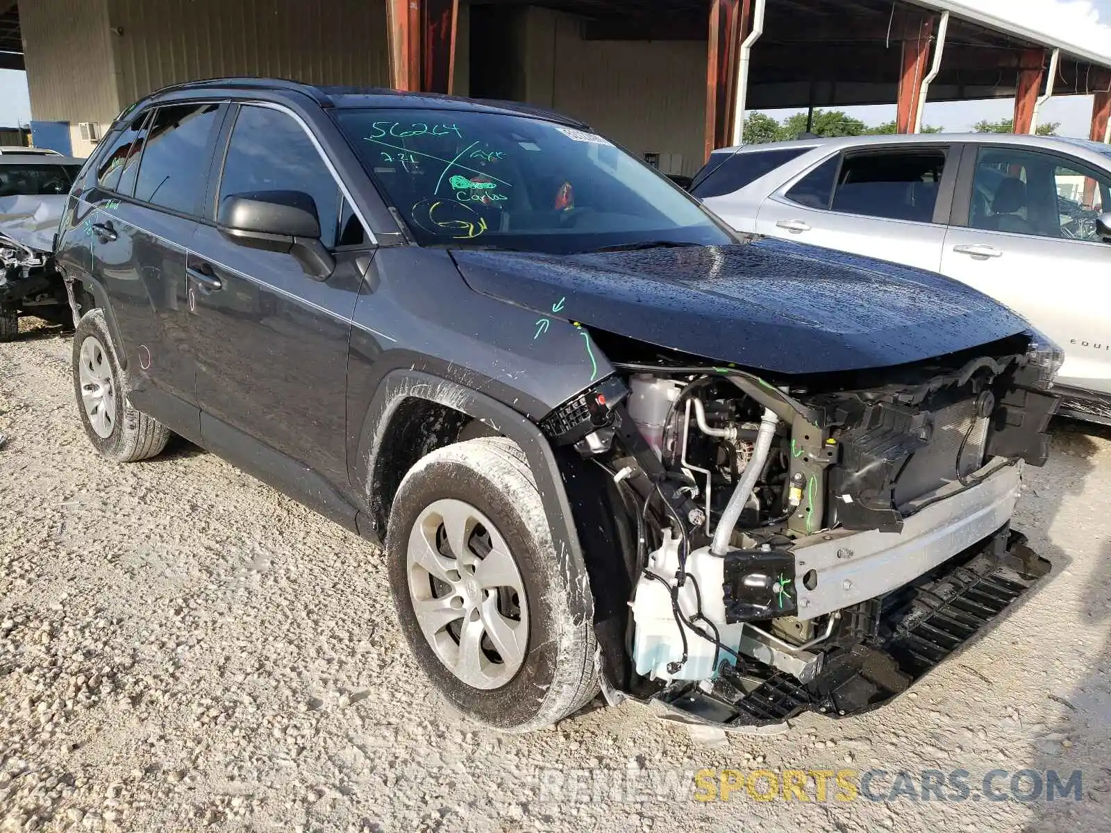 1 Photograph of a damaged car 2T3H1RFV4KW038014 TOYOTA RAV4 2019