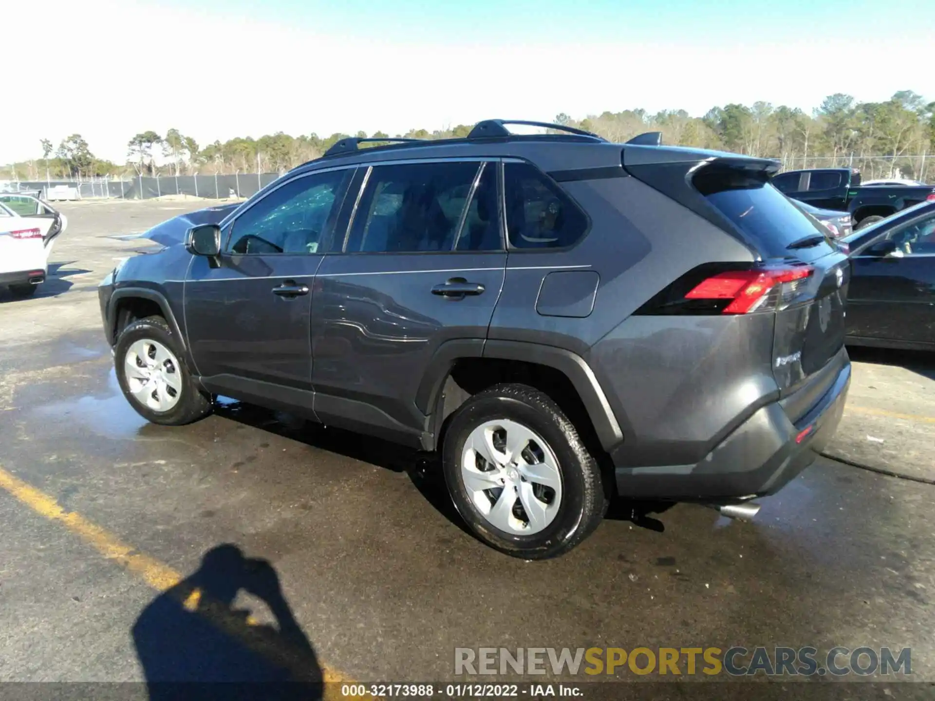 3 Photograph of a damaged car 2T3H1RFV4KW043956 TOYOTA RAV4 2019