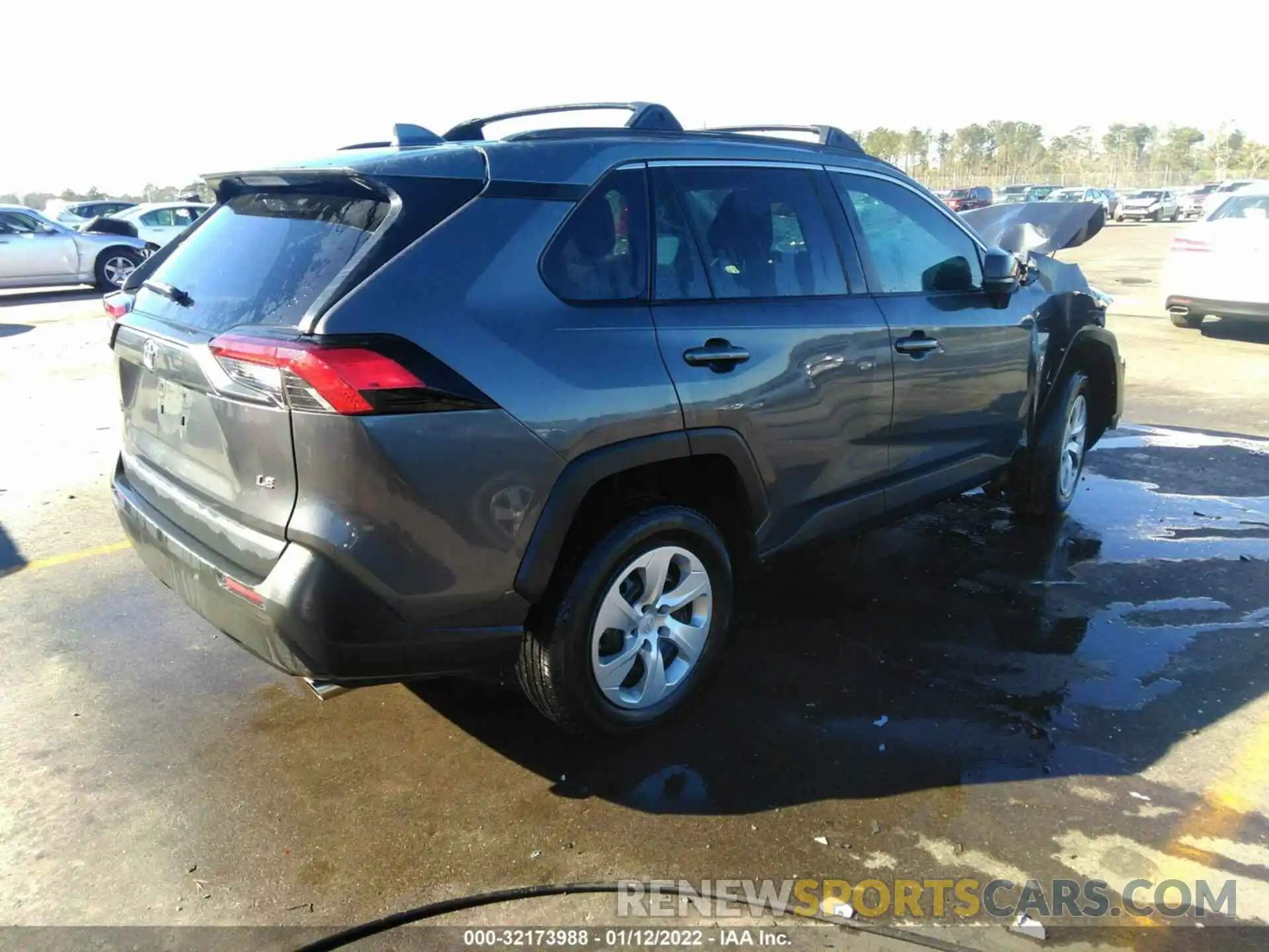 4 Photograph of a damaged car 2T3H1RFV4KW043956 TOYOTA RAV4 2019