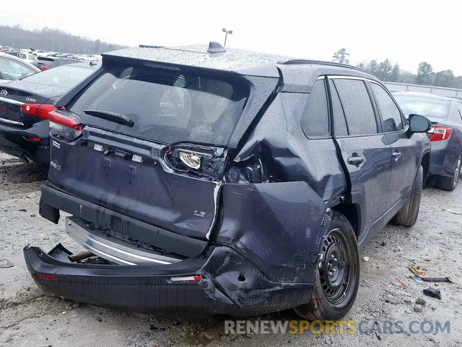 4 Photograph of a damaged car 2T3H1RFV4KW044184 TOYOTA RAV4 2019