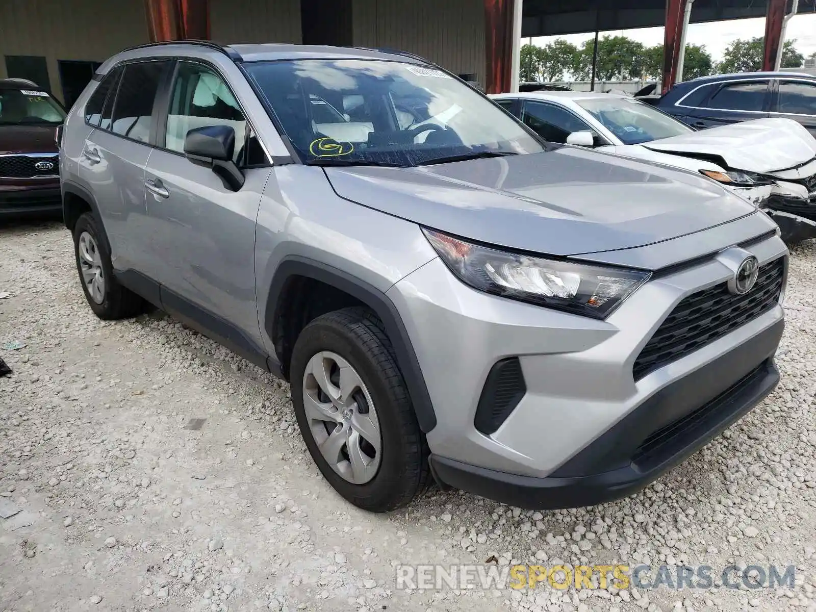 1 Photograph of a damaged car 2T3H1RFV4KW045870 TOYOTA RAV4 2019