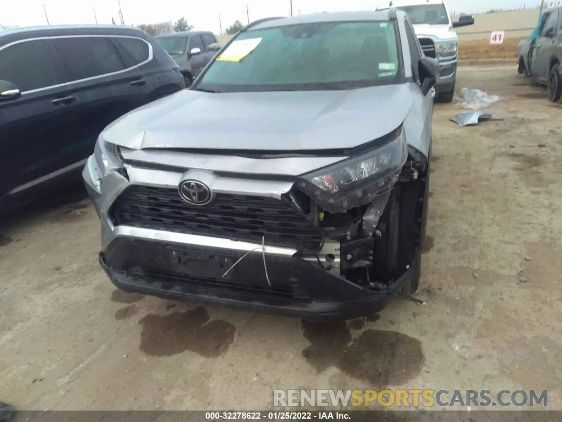 6 Photograph of a damaged car 2T3H1RFV4KW052950 TOYOTA RAV4 2019