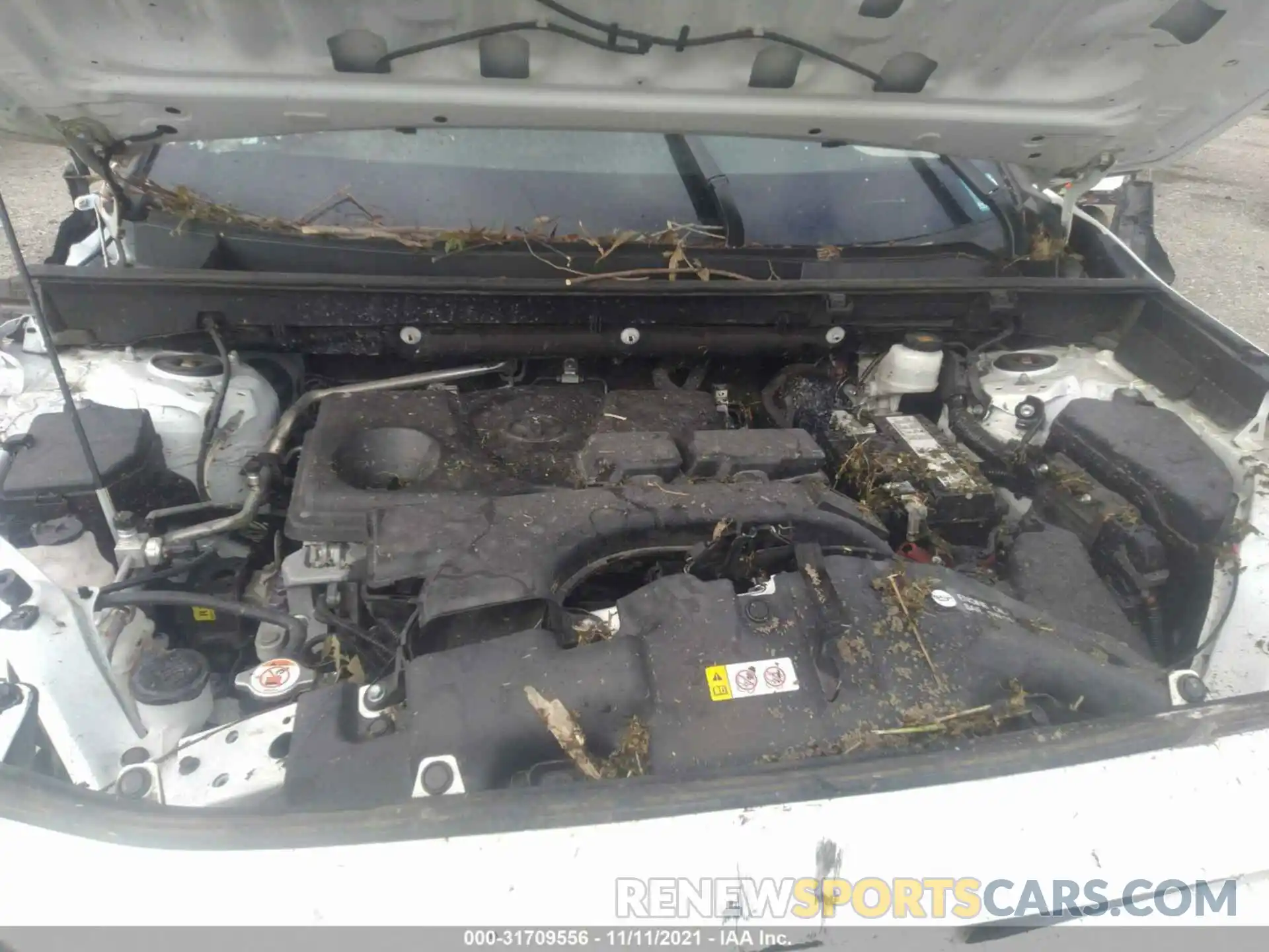 10 Photograph of a damaged car 2T3H1RFV4KW053404 TOYOTA RAV4 2019