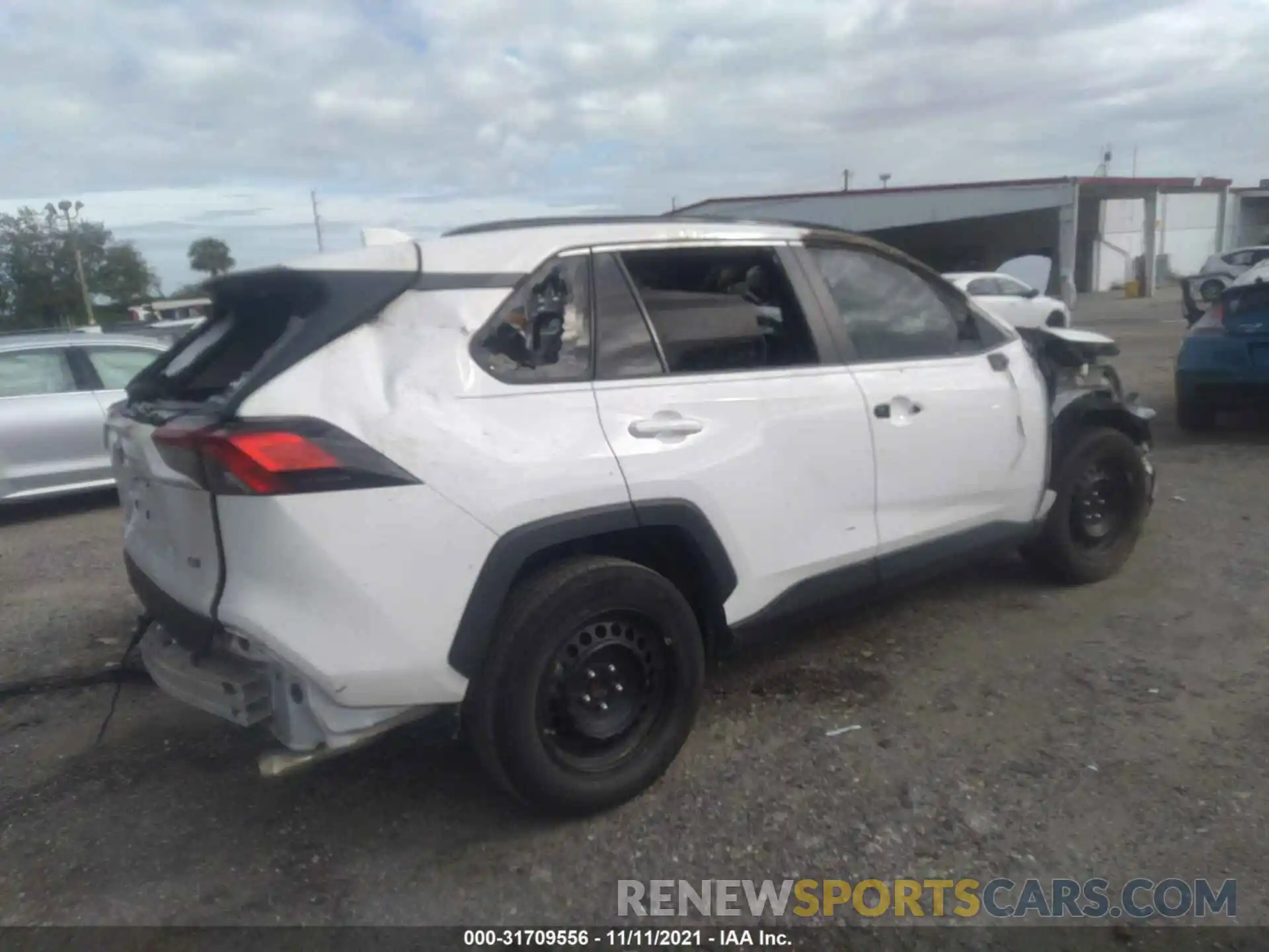 4 Photograph of a damaged car 2T3H1RFV4KW053404 TOYOTA RAV4 2019