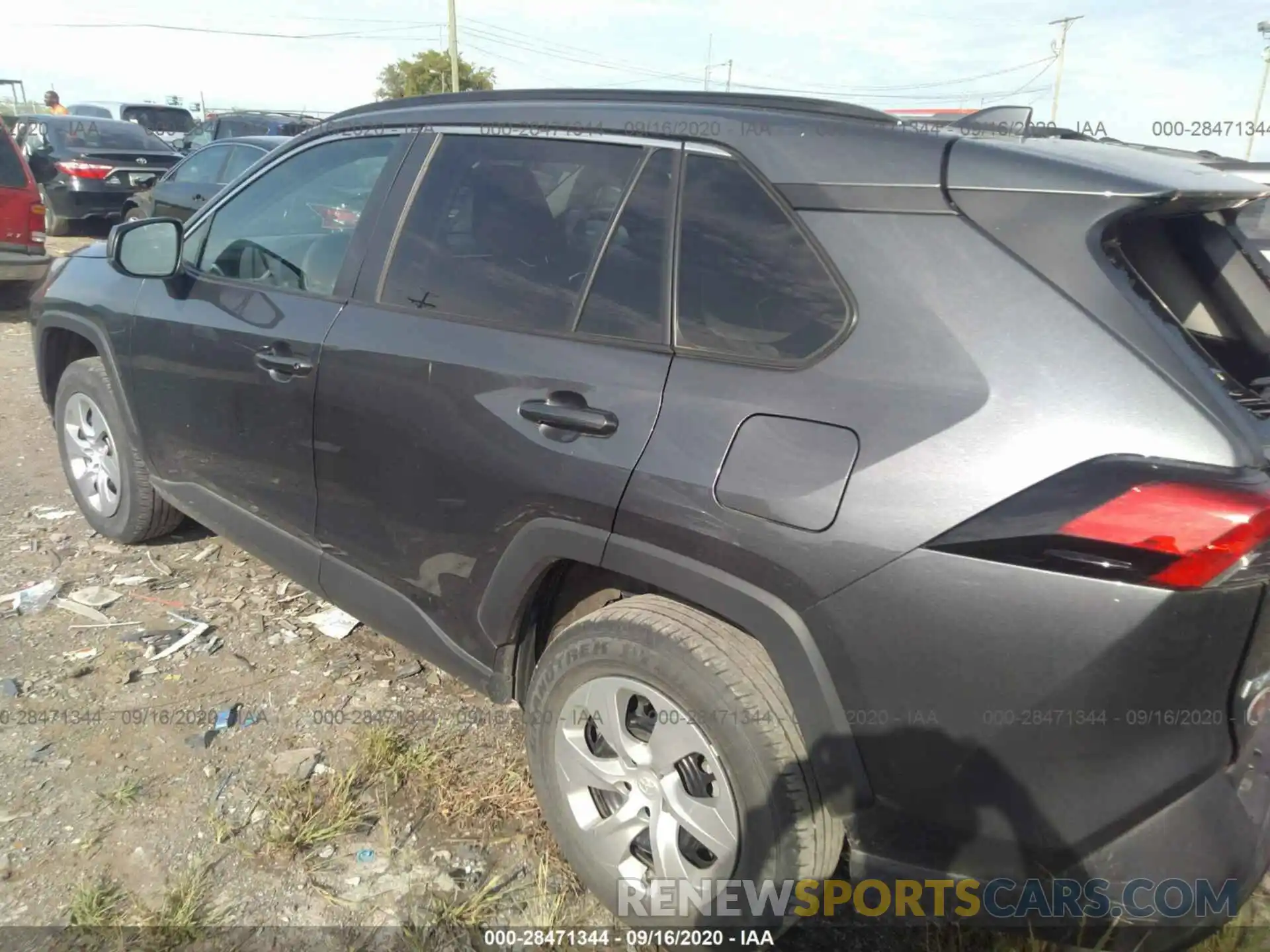 3 Фотография поврежденного автомобиля 2T3H1RFV5KC002835 TOYOTA RAV4 2019