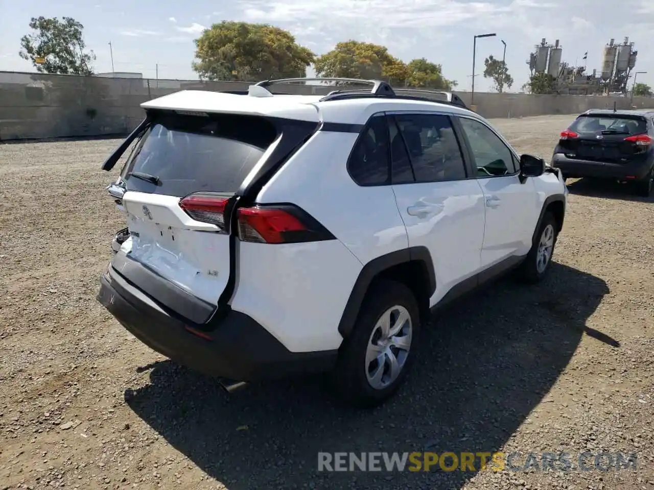 4 Photograph of a damaged car 2T3H1RFV5KC005668 TOYOTA RAV4 2019