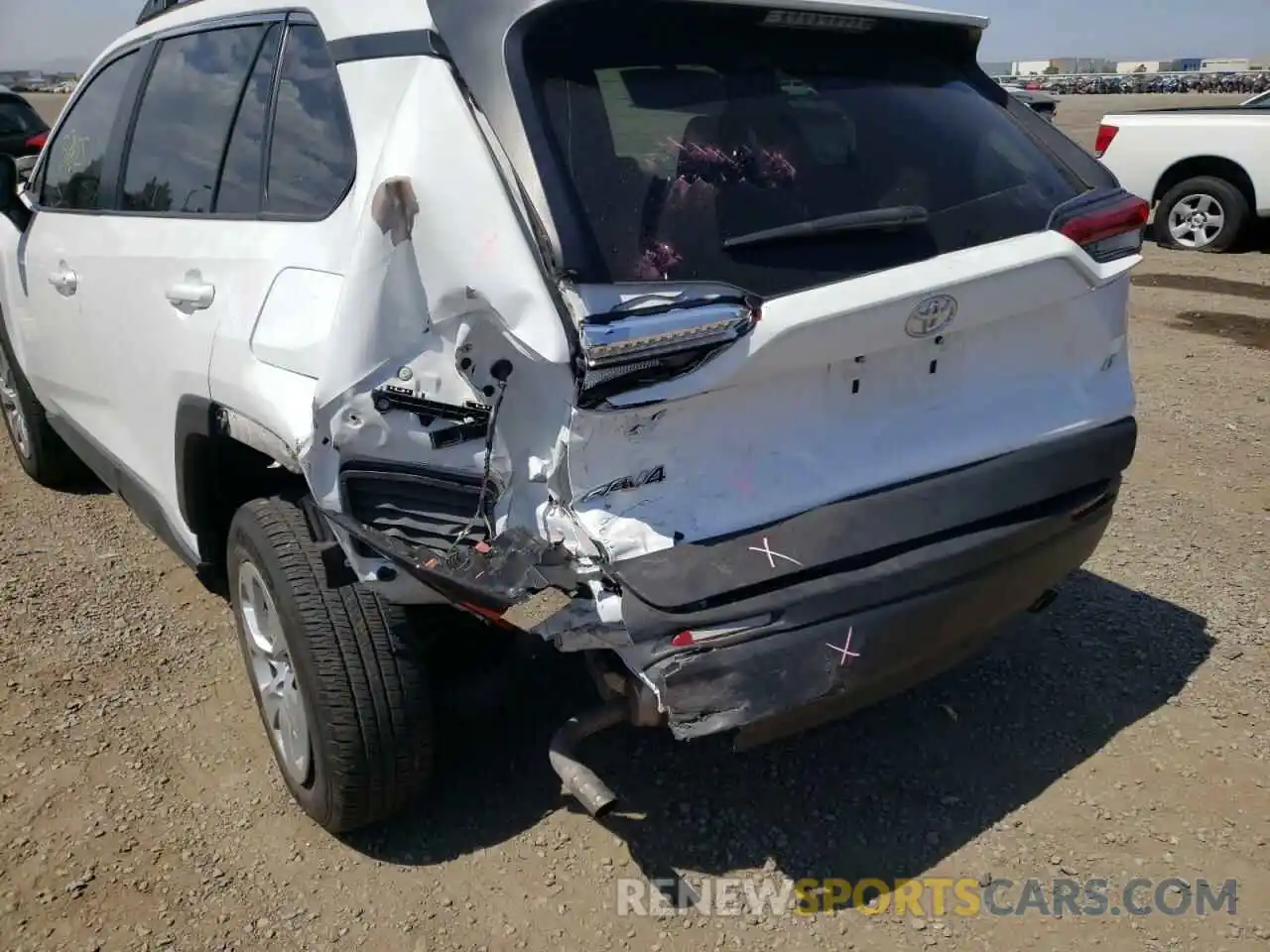 9 Photograph of a damaged car 2T3H1RFV5KC005668 TOYOTA RAV4 2019