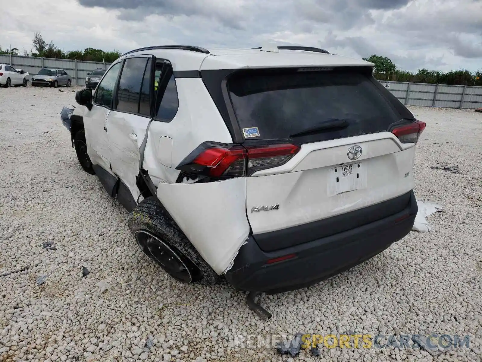 3 Photograph of a damaged car 2T3H1RFV5KC011230 TOYOTA RAV4 2019