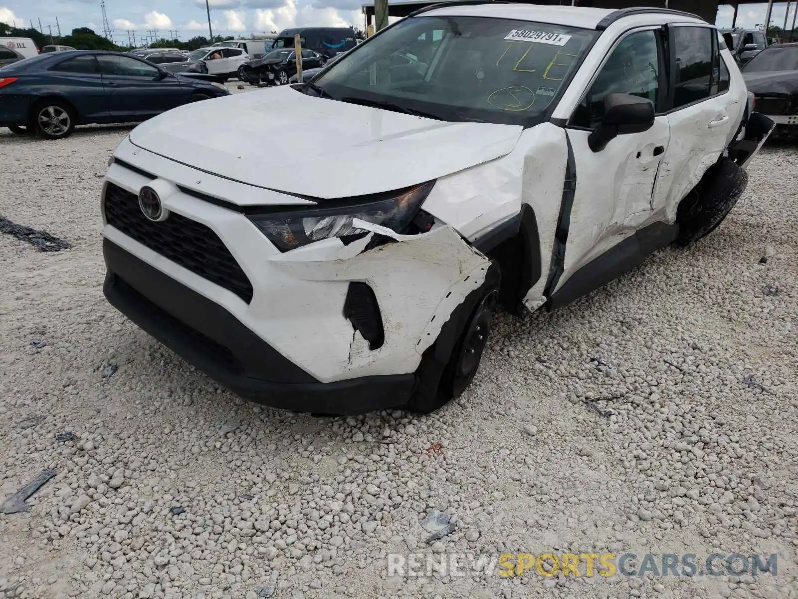 9 Photograph of a damaged car 2T3H1RFV5KC011230 TOYOTA RAV4 2019