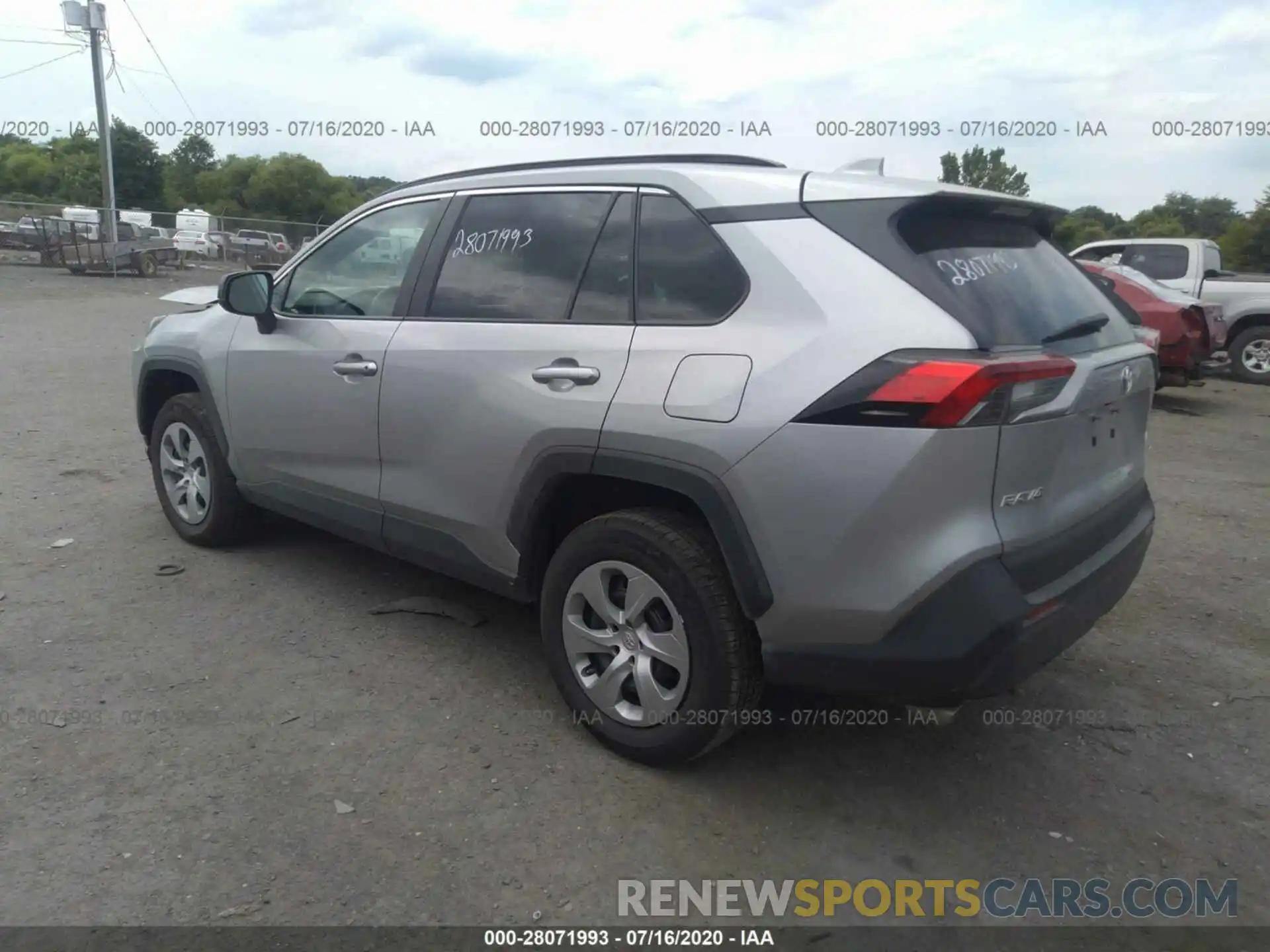 3 Photograph of a damaged car 2T3H1RFV5KC018789 TOYOTA RAV4 2019