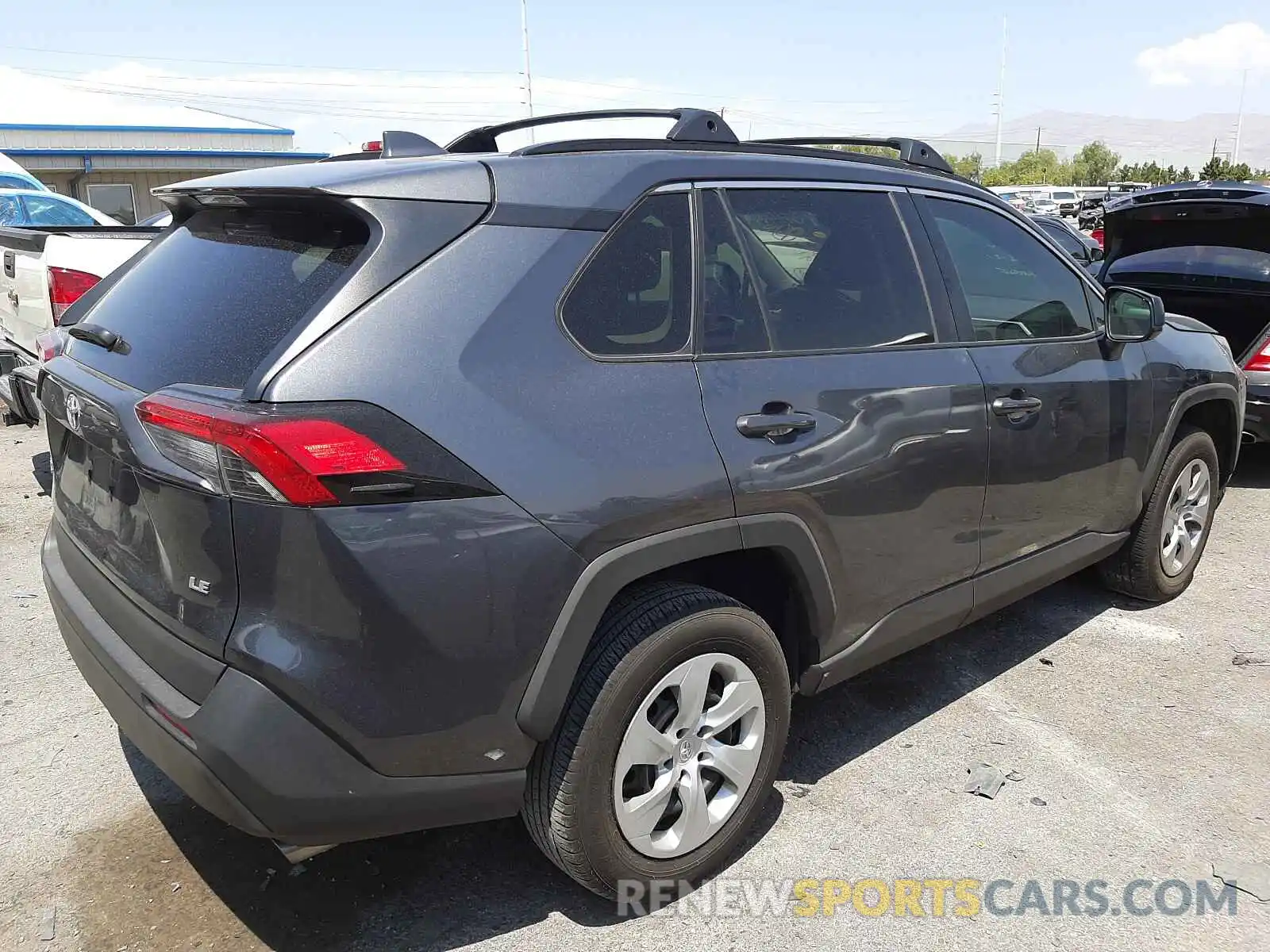 4 Photograph of a damaged car 2T3H1RFV5KC022258 TOYOTA RAV4 2019