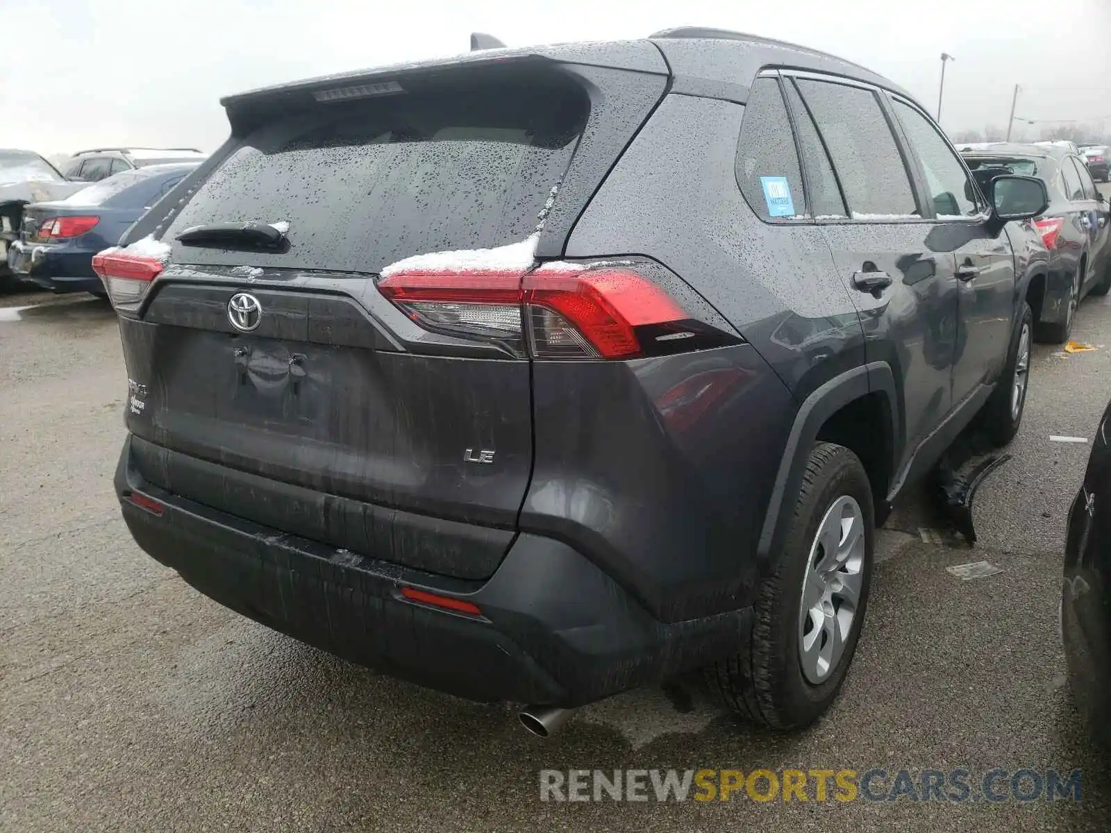 4 Photograph of a damaged car 2T3H1RFV5KC022311 TOYOTA RAV4 2019